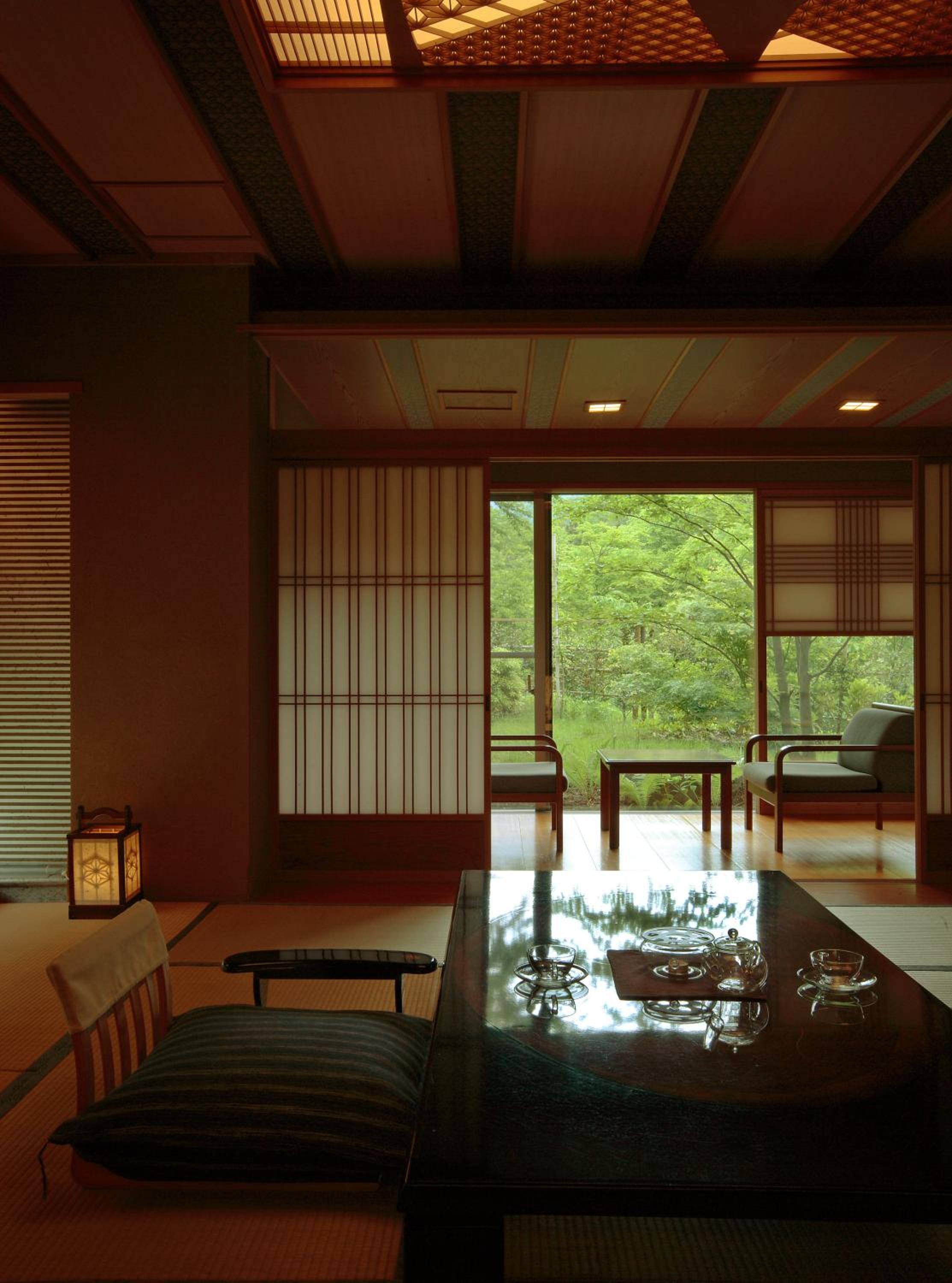 Japanese-Style Suite with Open-Air Bath photo 2