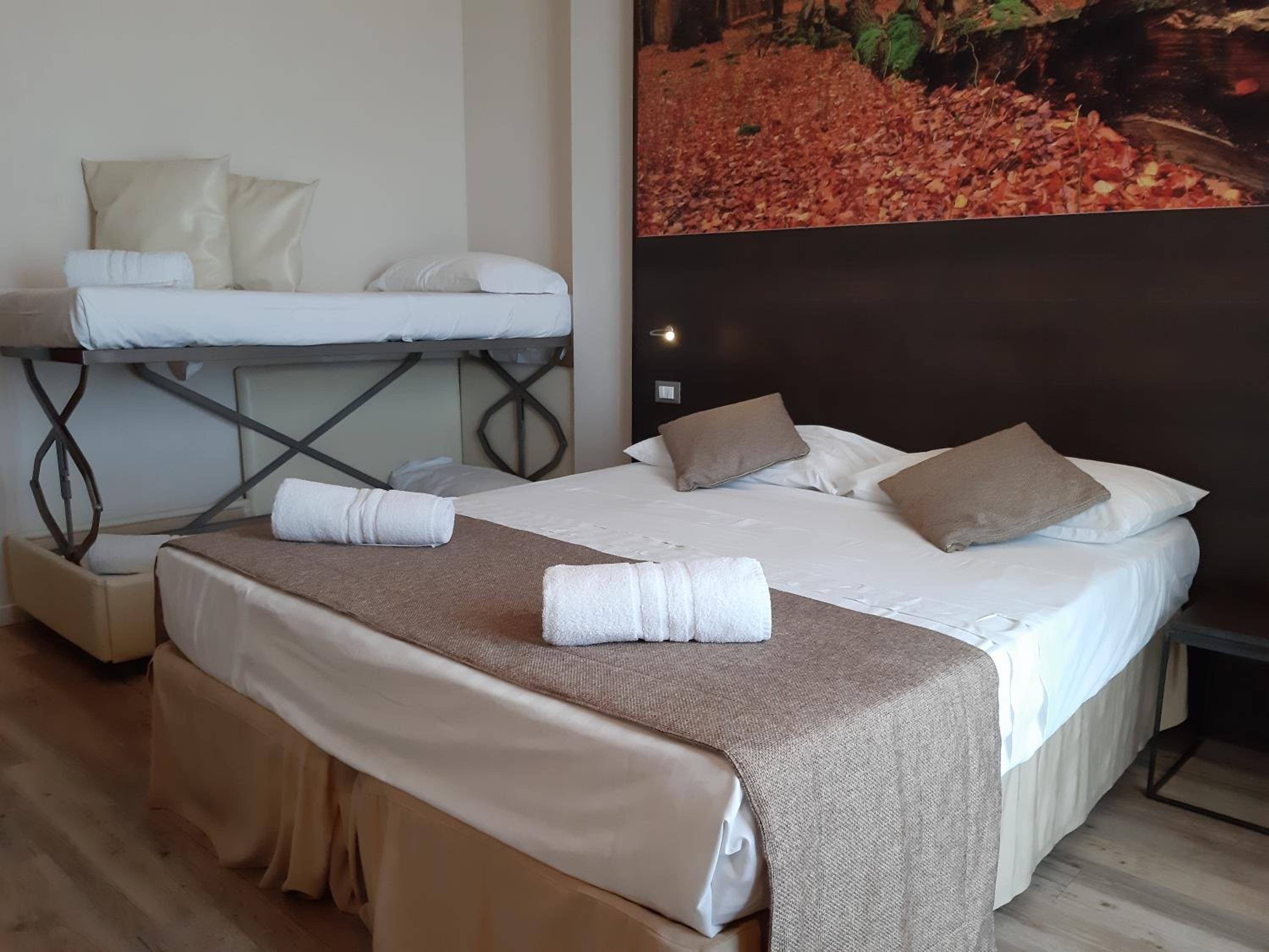 Superior Quadruple Room - Photo 1