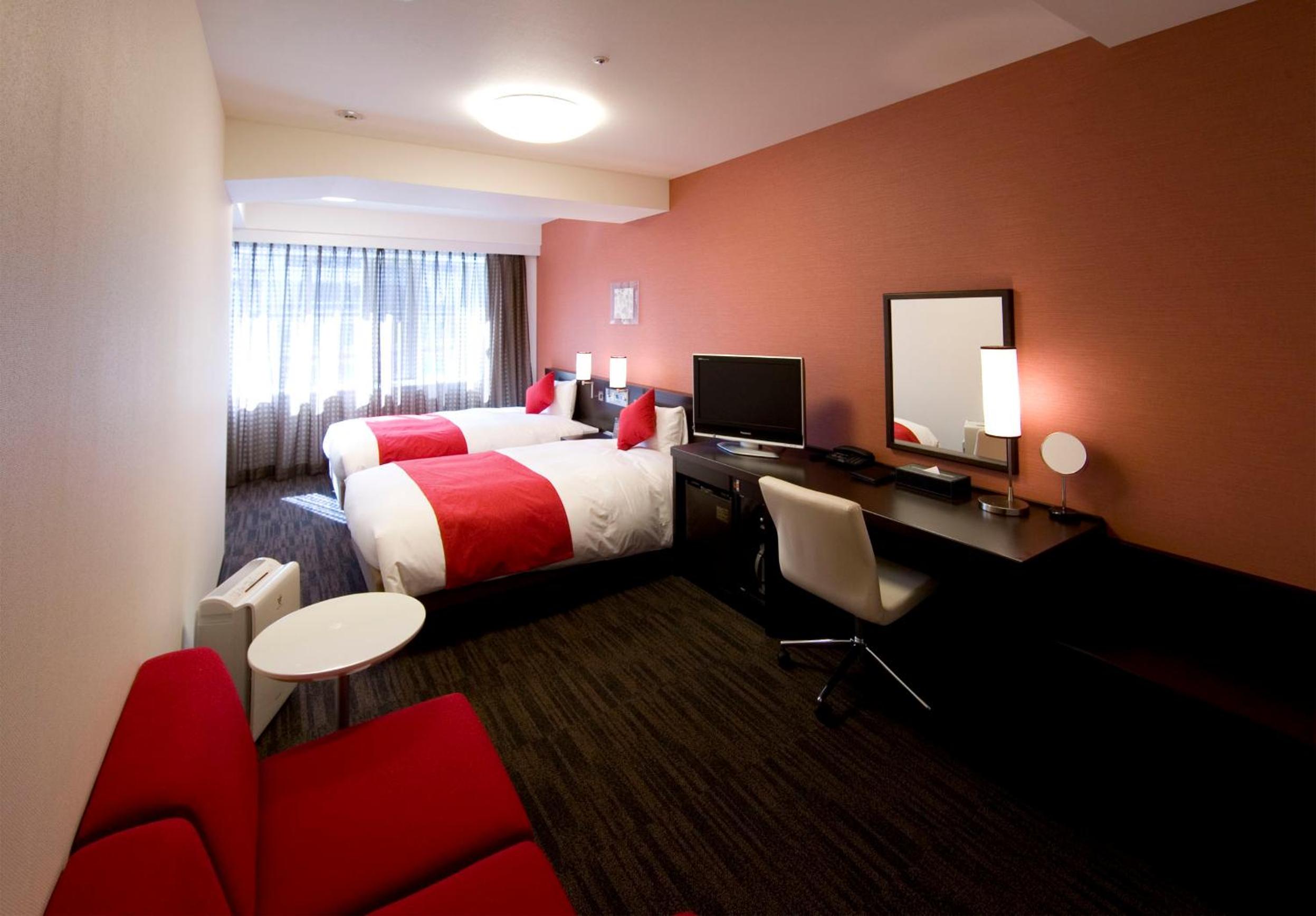 Twin Room - Non-Smoking - Photo 4