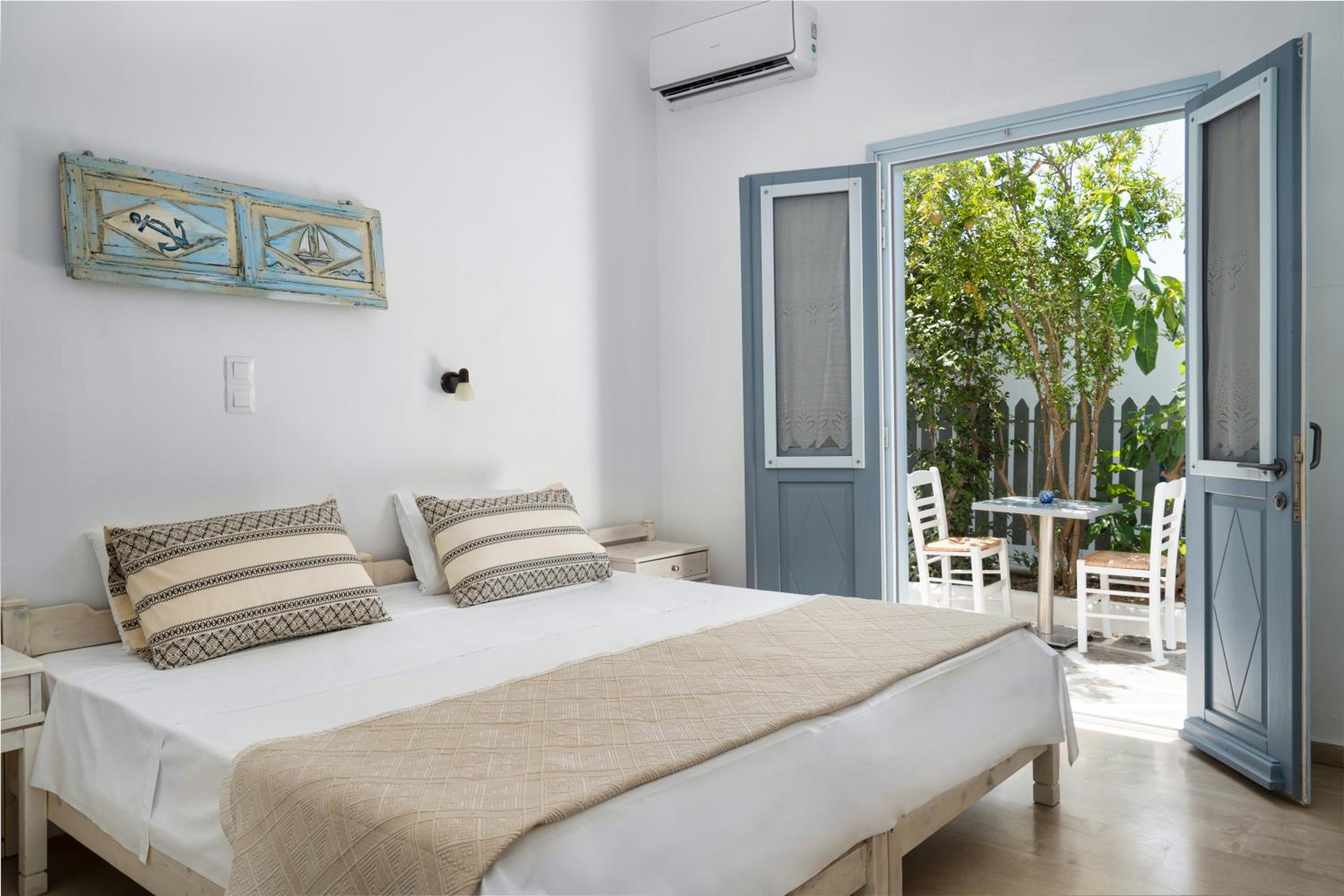 Standard Double Room with Garden View