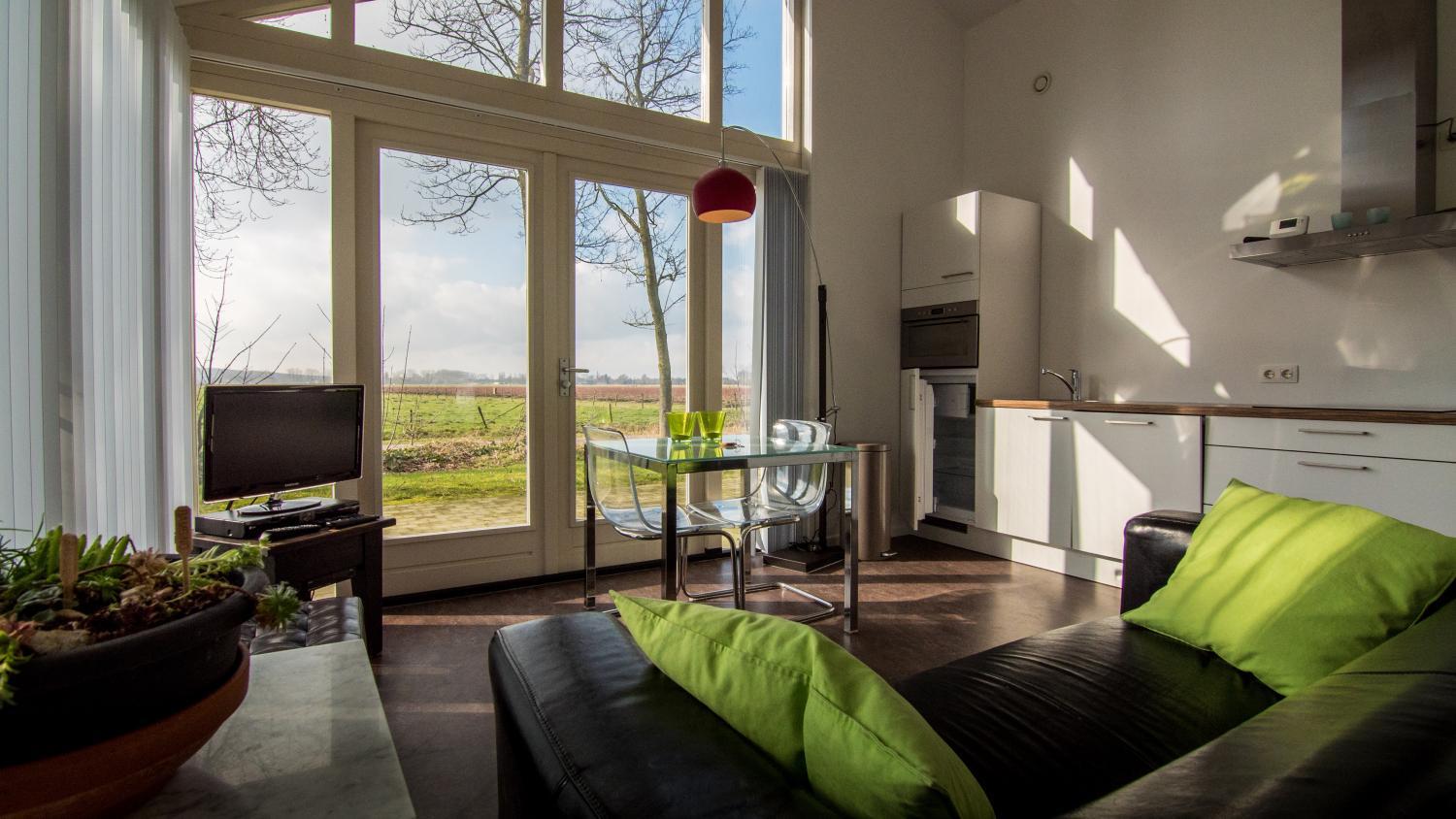 One-Bedroom House photo 1