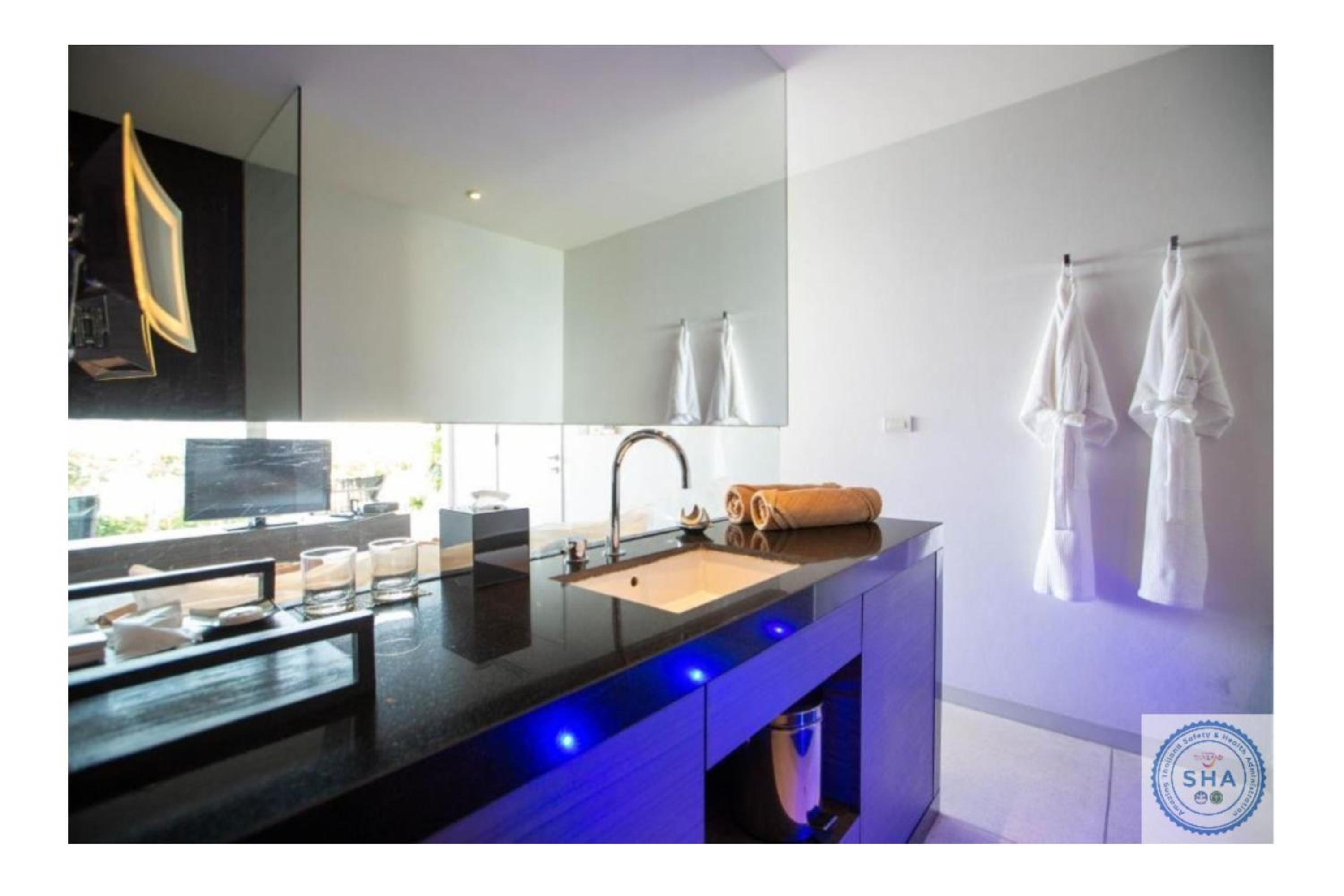 Duplex Suite - Photo 19