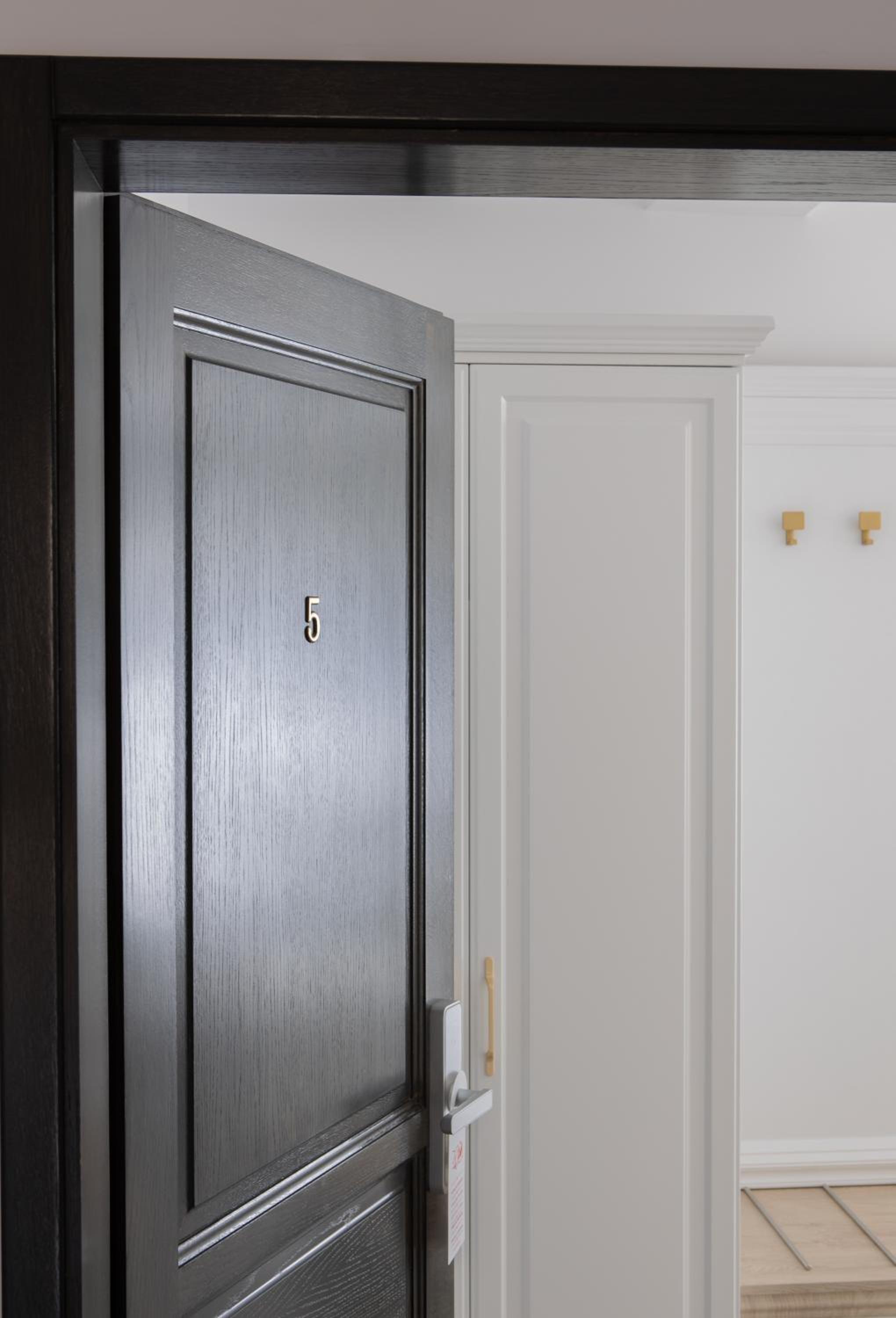 Deluxe King Room - Photo 1