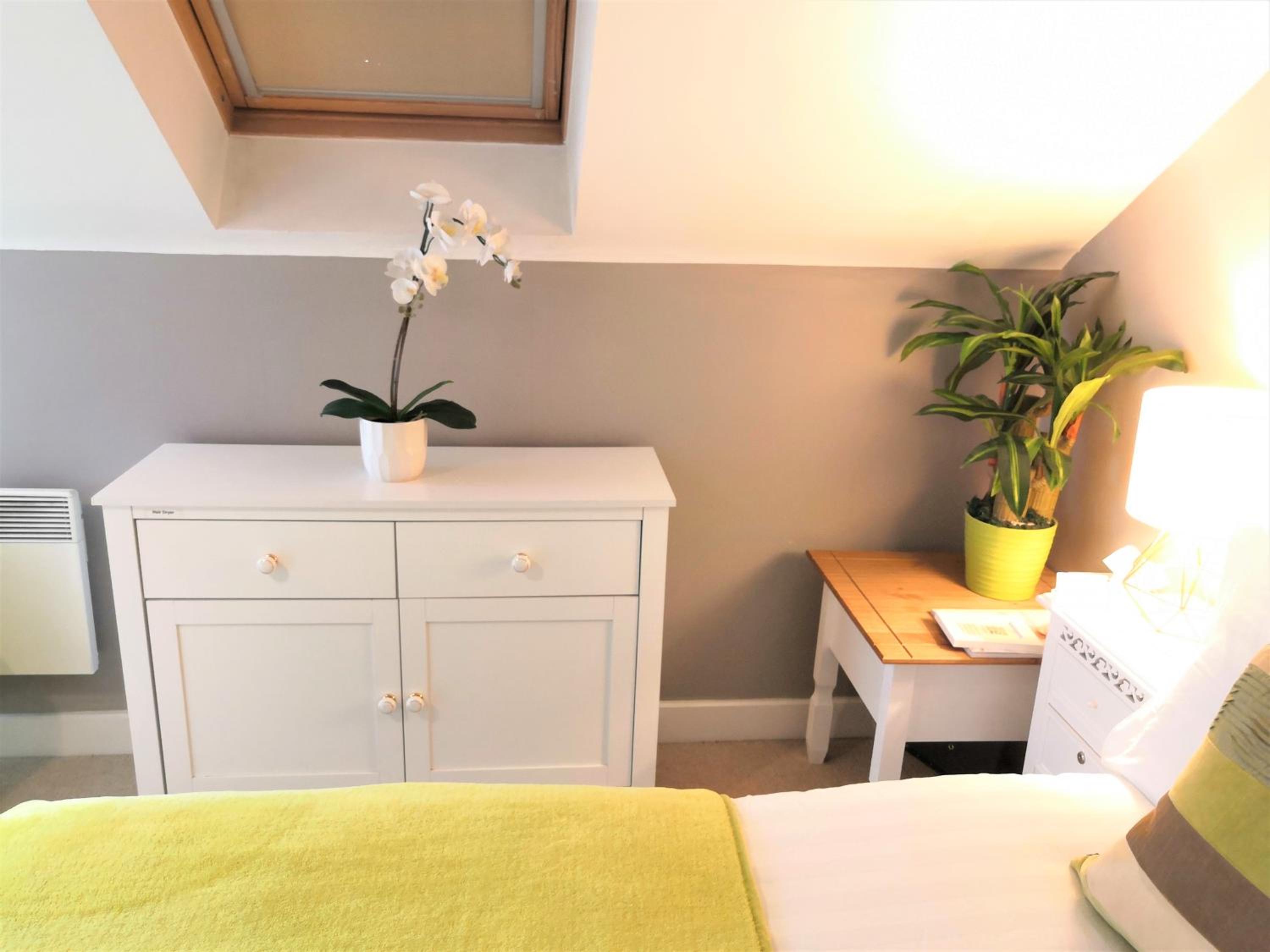 One-Bedroom Apartment - Photo 18