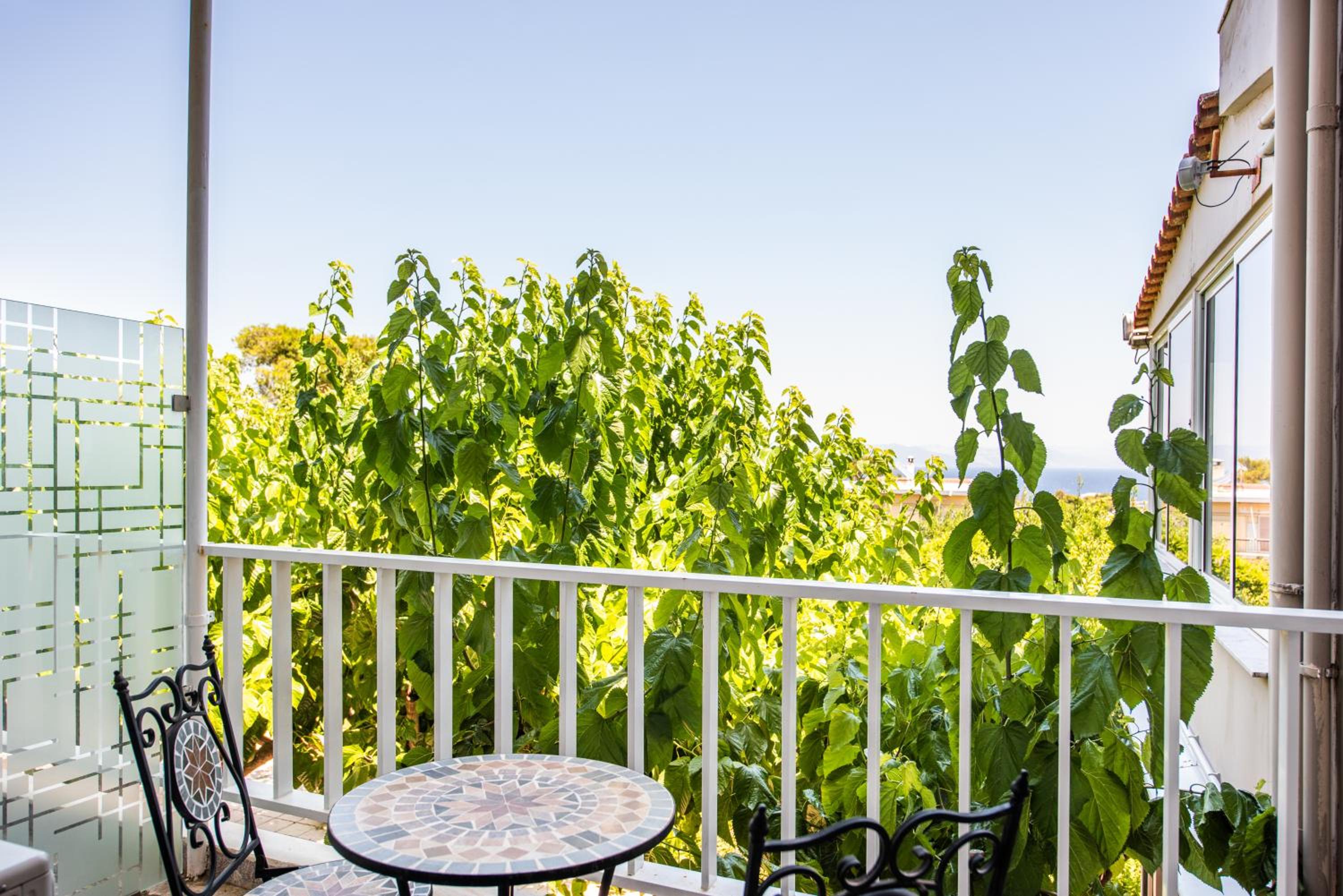 Superior Triple Room with Sea View - Photo 10