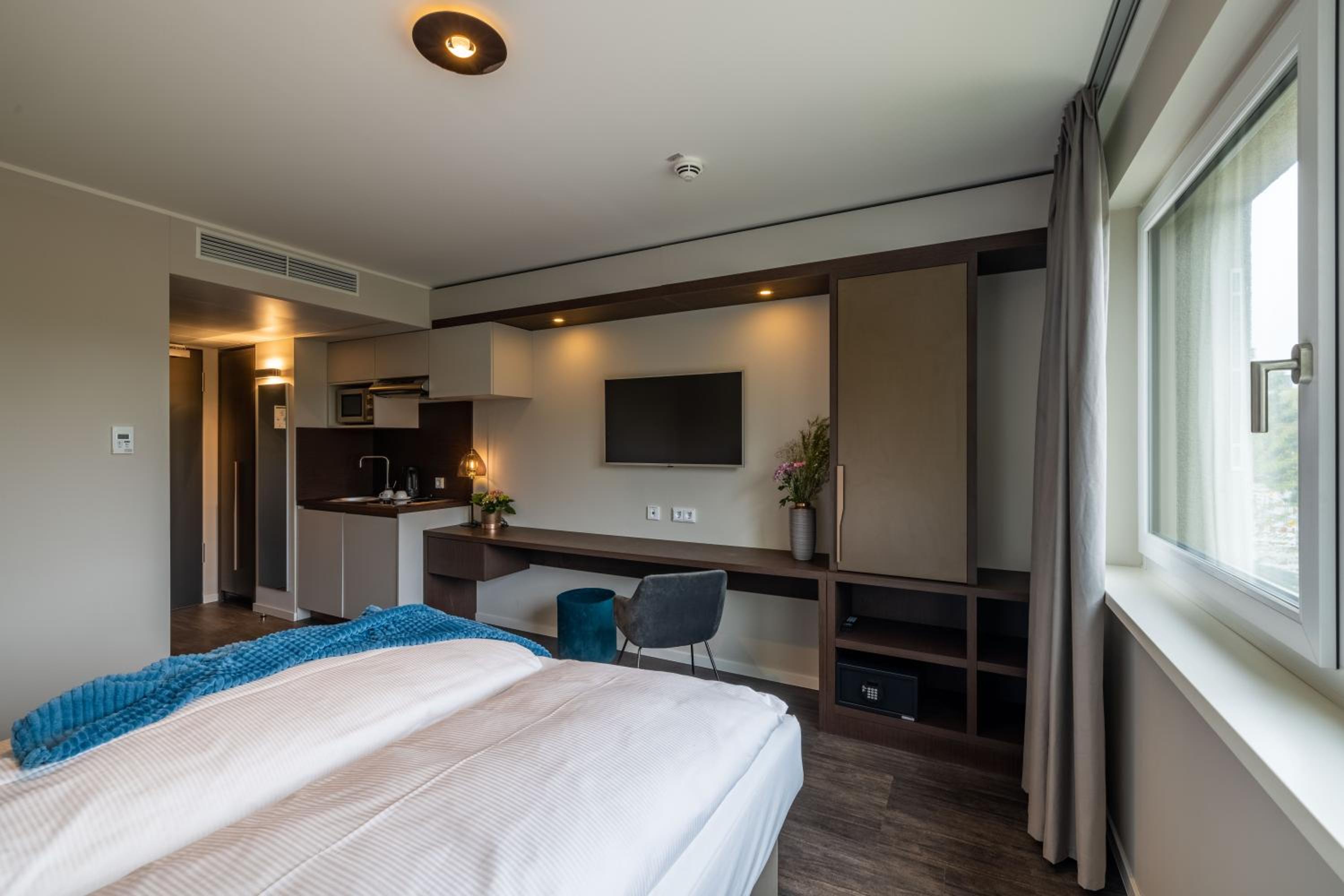 Family Package, Two Adjacent Rooms (non connecting) photo 2