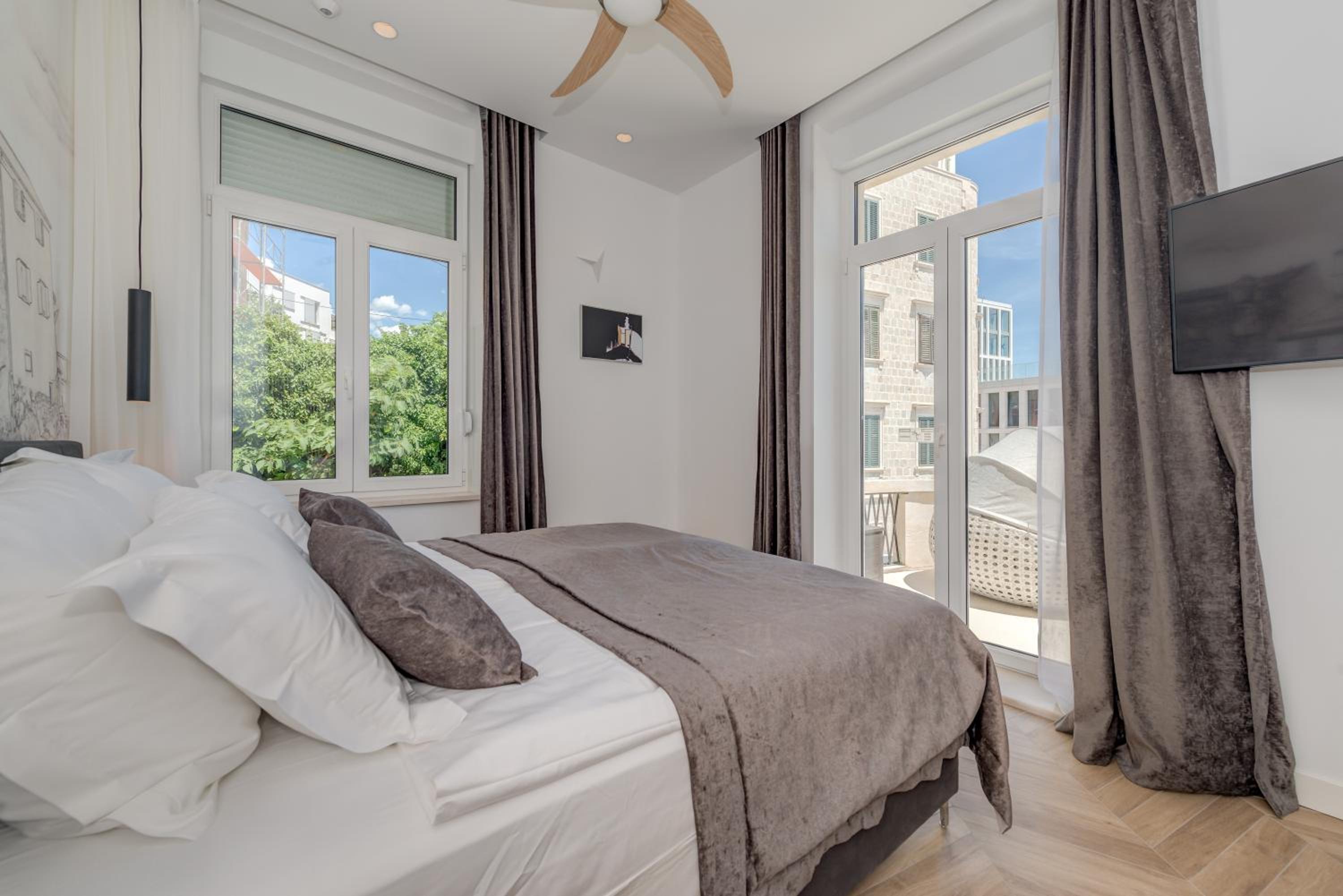 Deluxe Double or Twin Room with Balcony