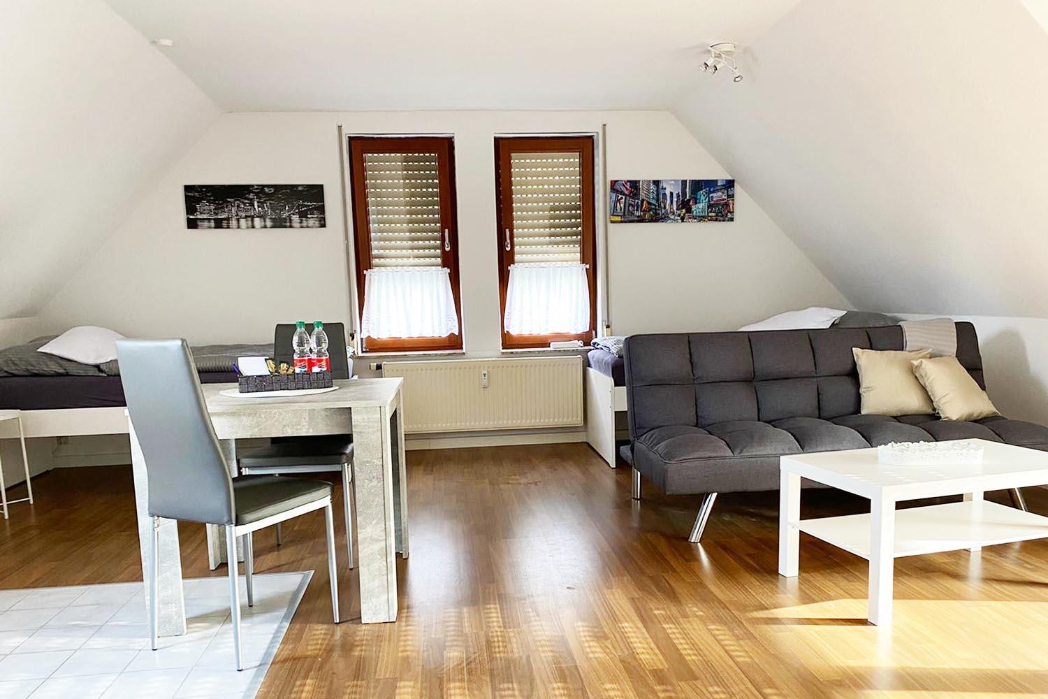 One-Bedroom Apartment photo 1
