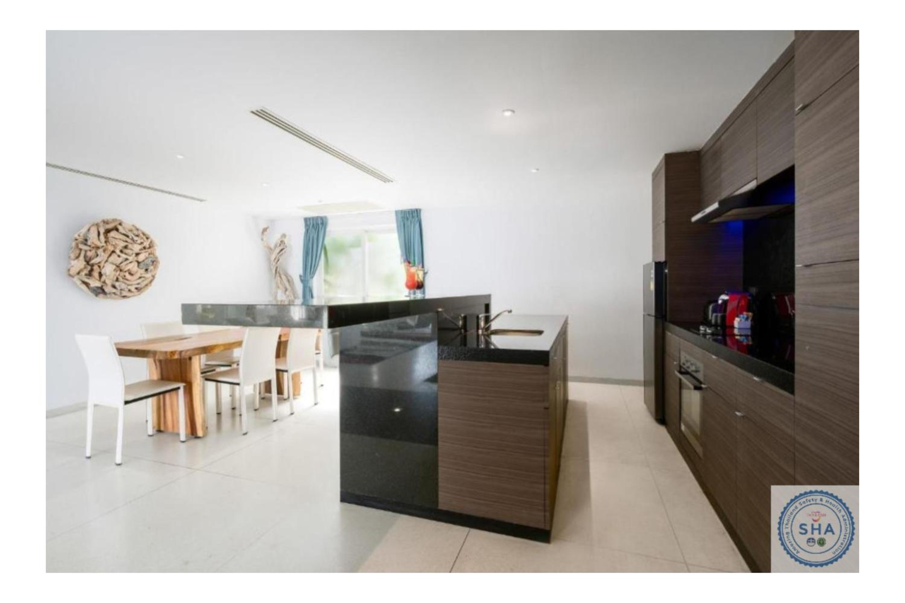 Two-Bedroom Suite - Photo 19