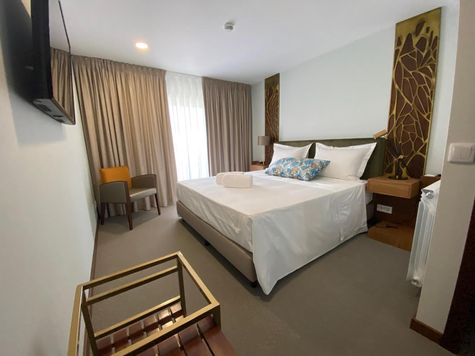 Double Room with Mountain View - Photo 1