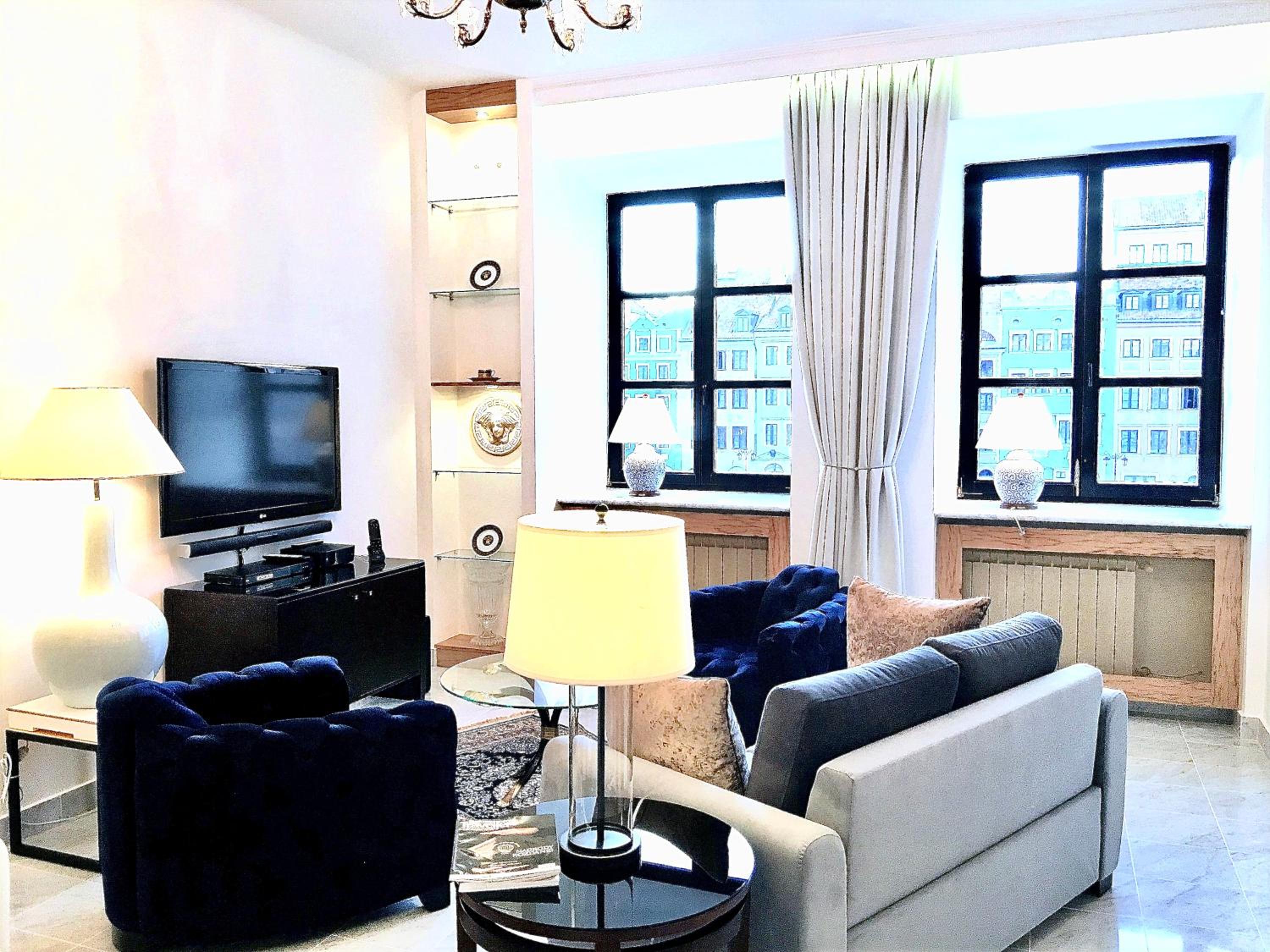 Luxury Deluxe Suite with Market Square view 