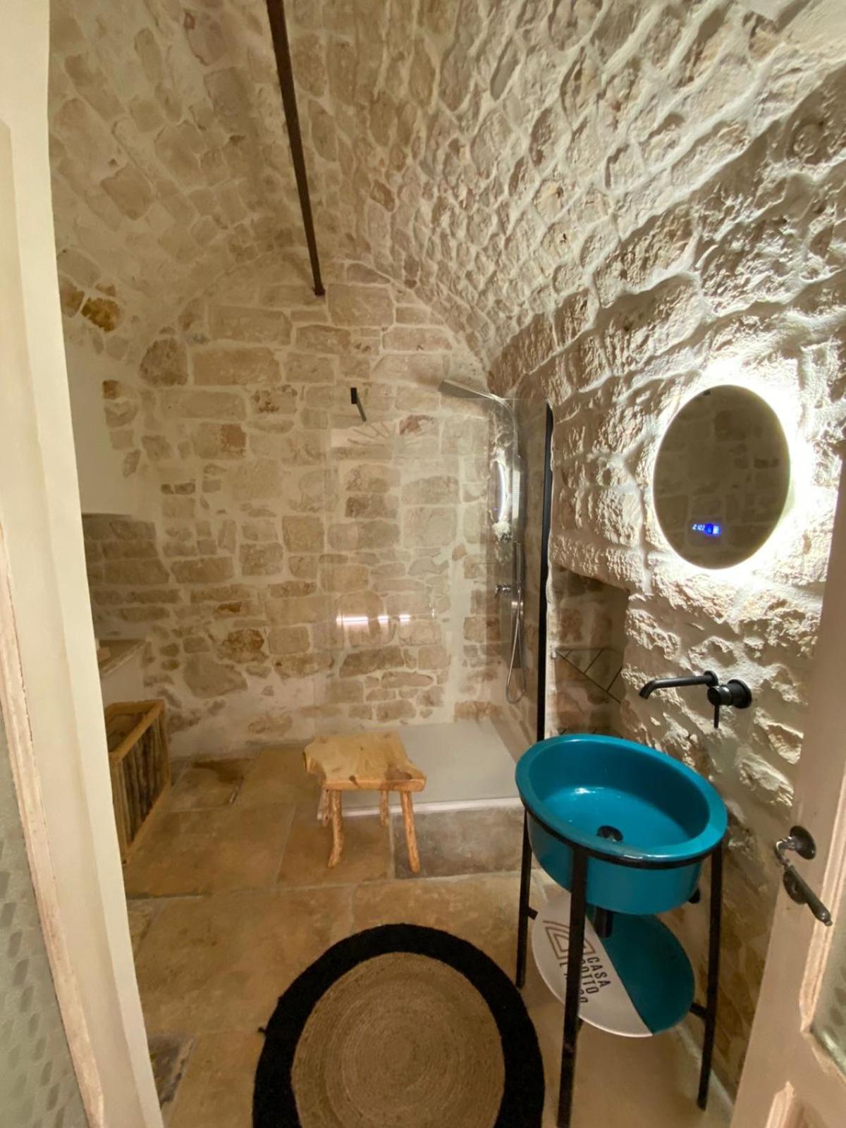 One-Bedroom House - Photo 36