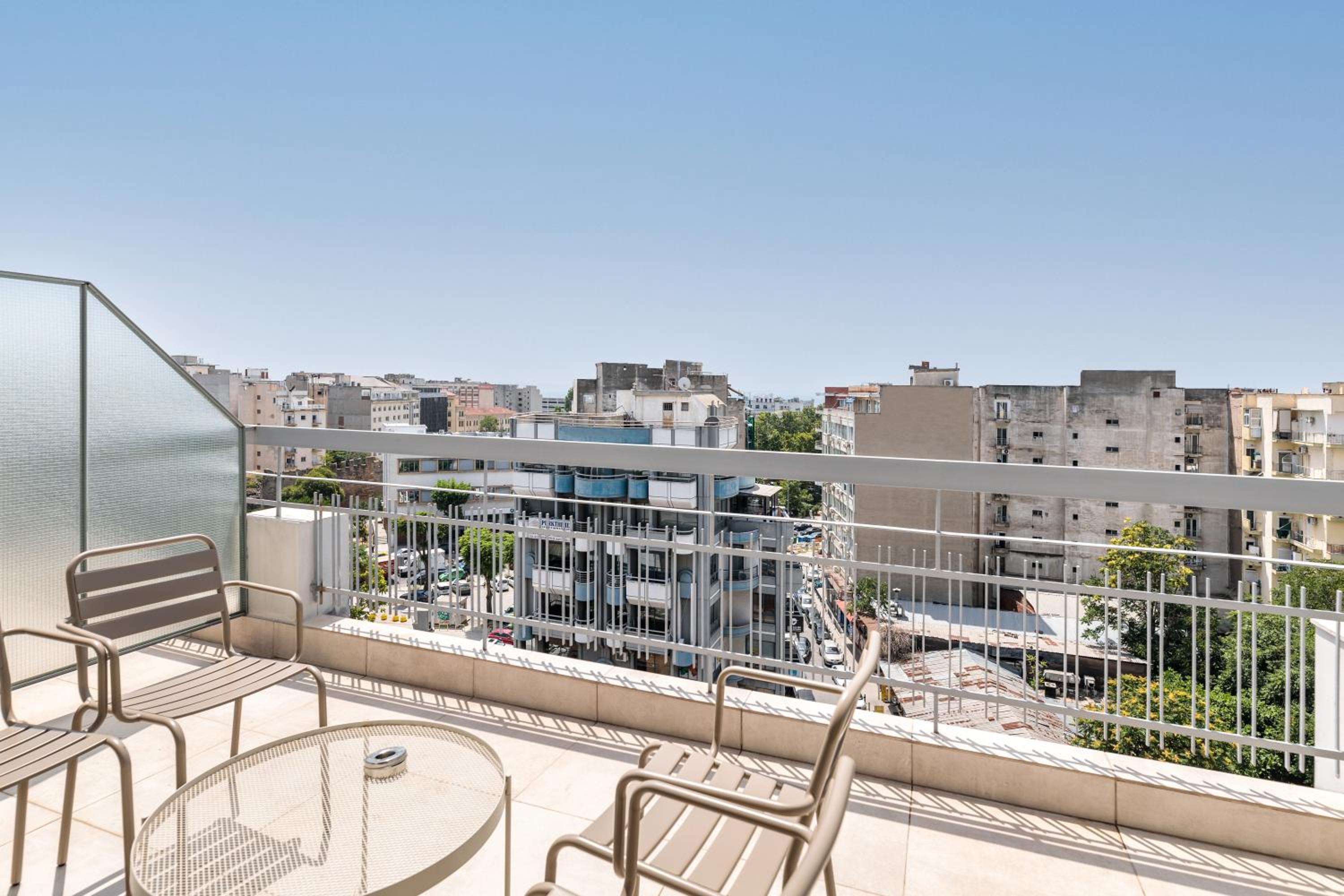 Deluxe Apartment with Balcony (Sky 5) - Photo 18