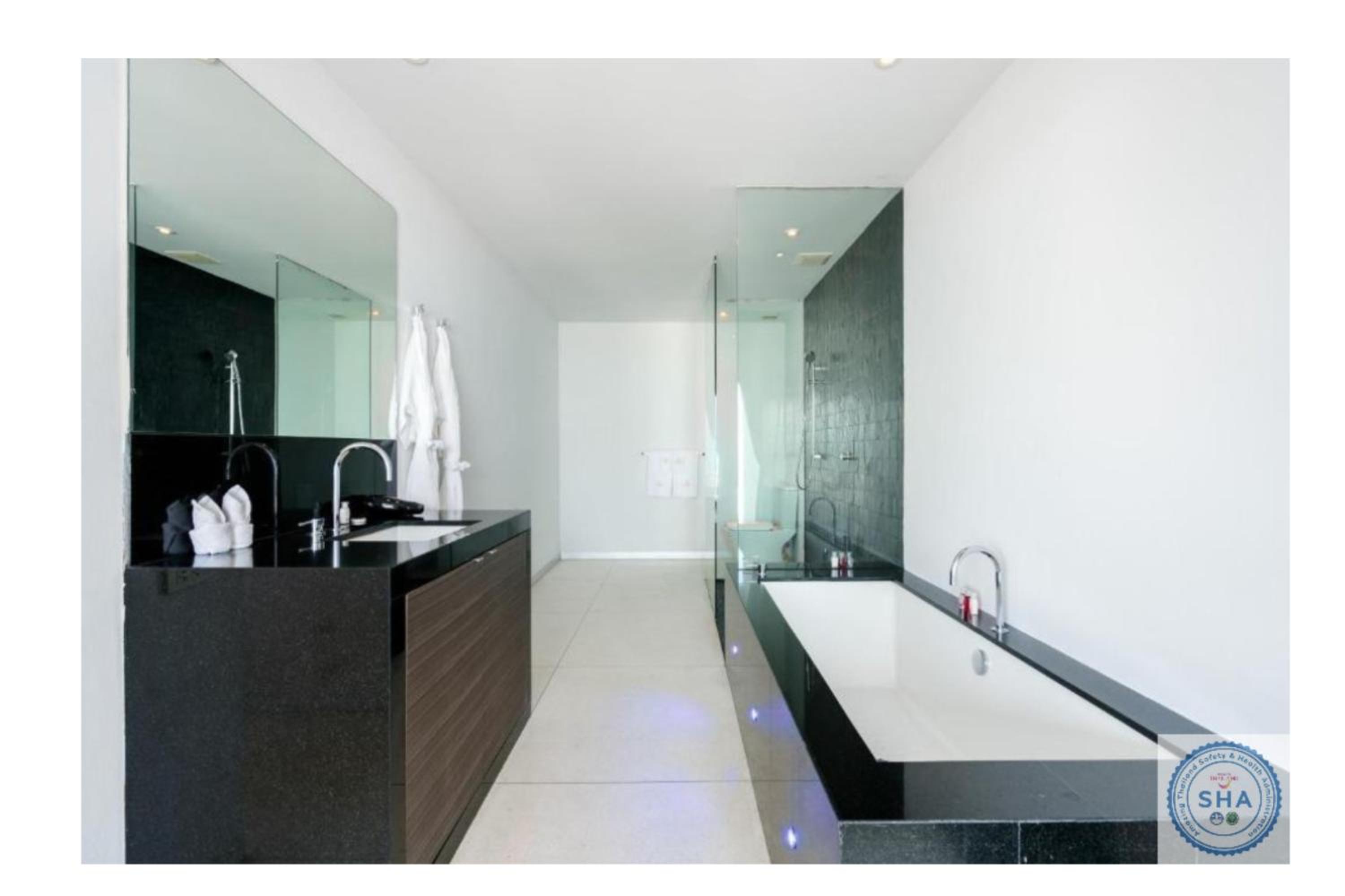 Two-Bedroom Suite - Photo 7