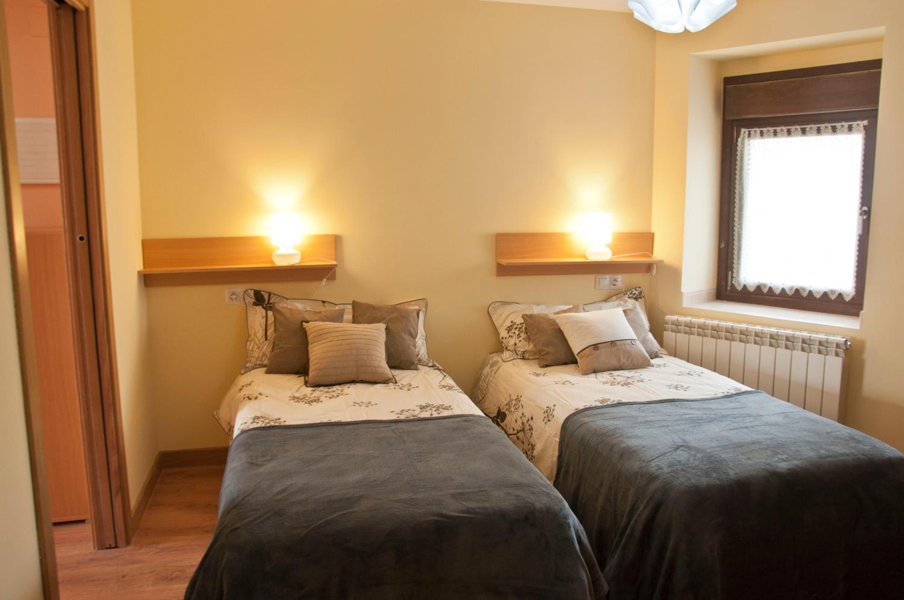 Studio with Twin Beds photo 2