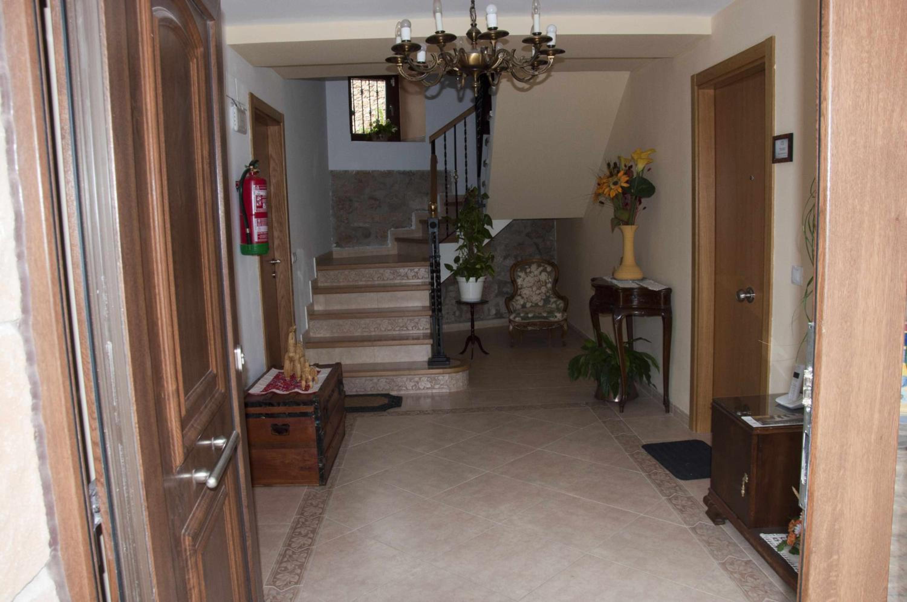 Studio with Twin Beds photo 3