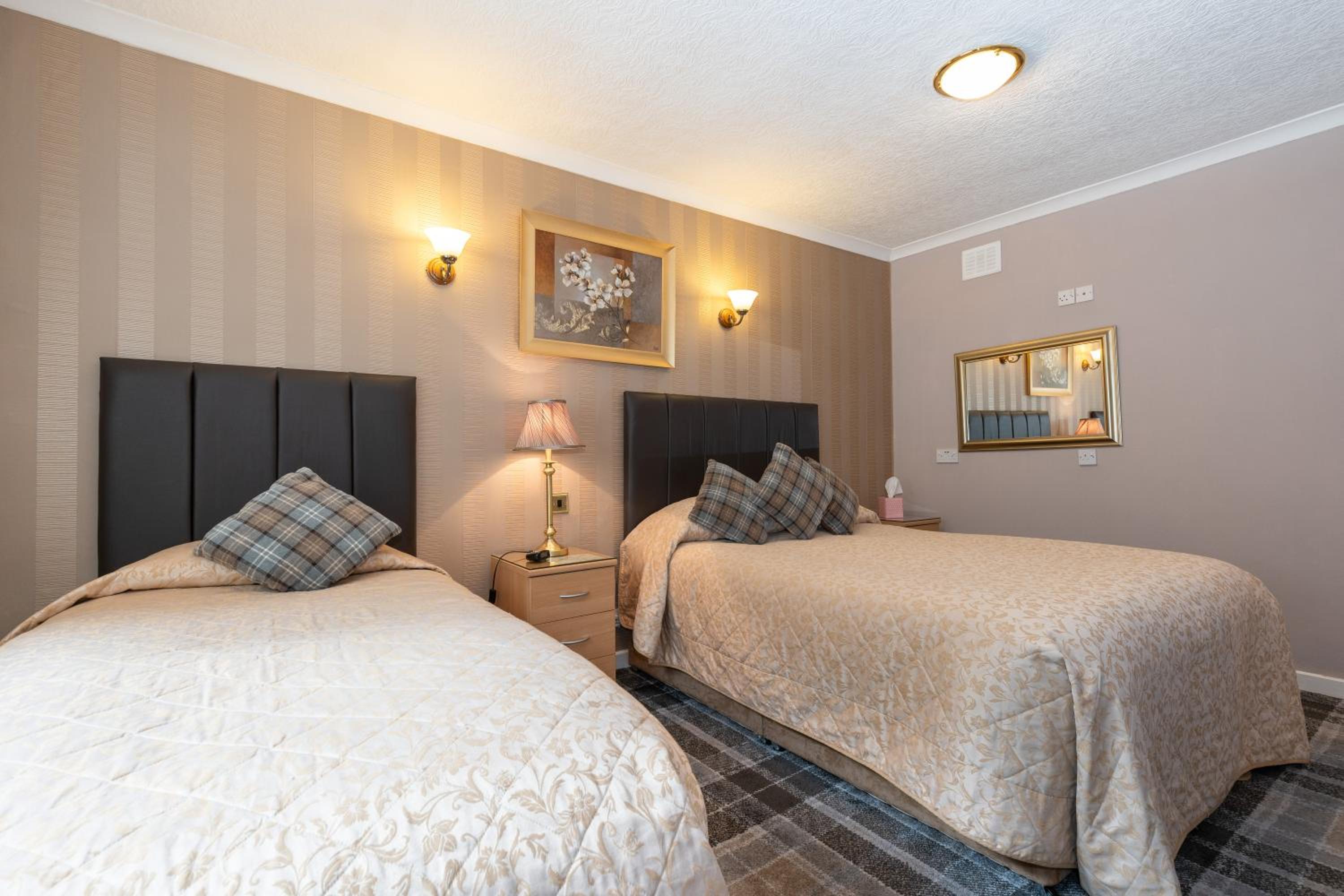 Double Room - Photo 3
