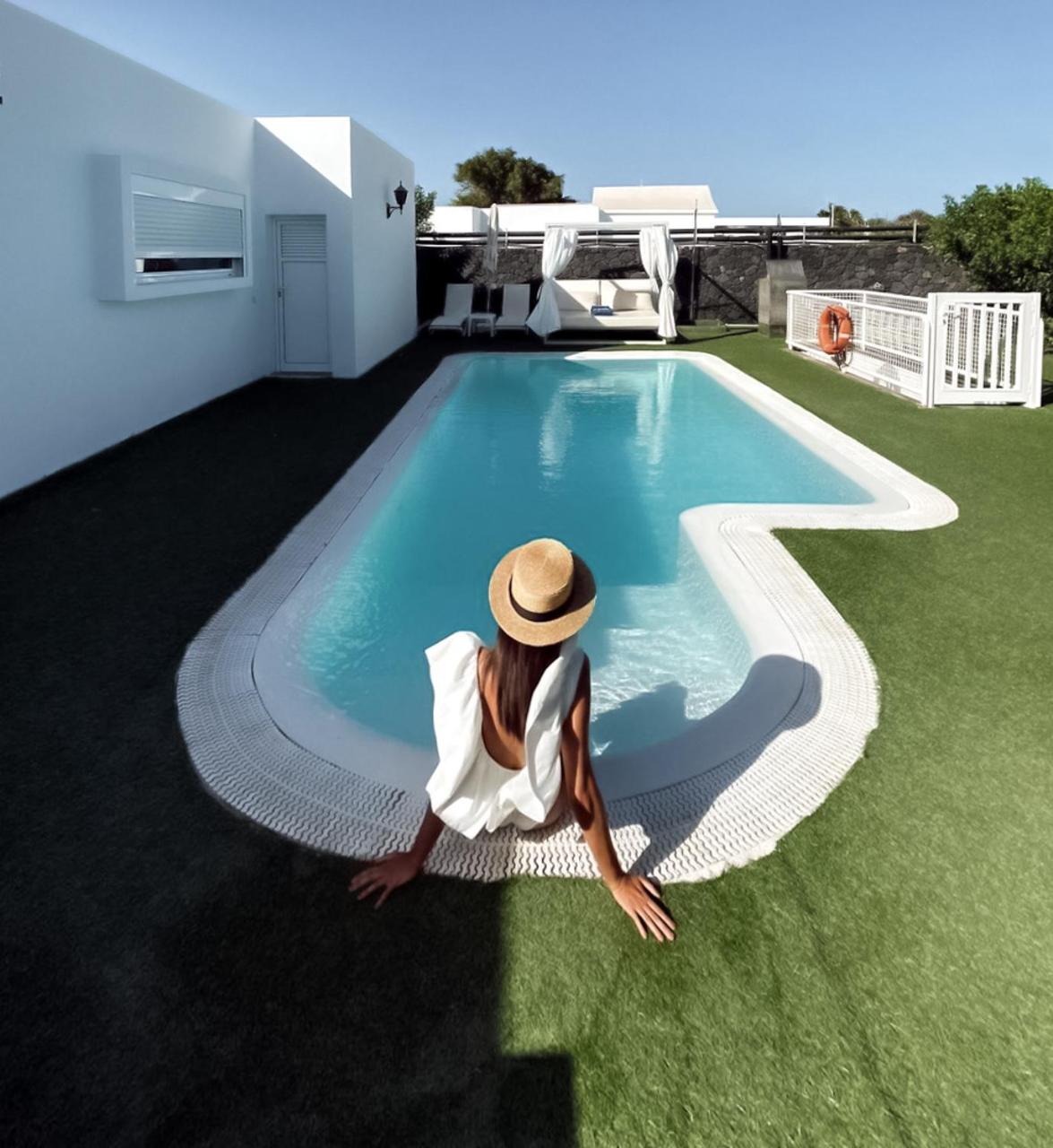 Deluxe Two-Bedroom Villa with Private Pool photo 3