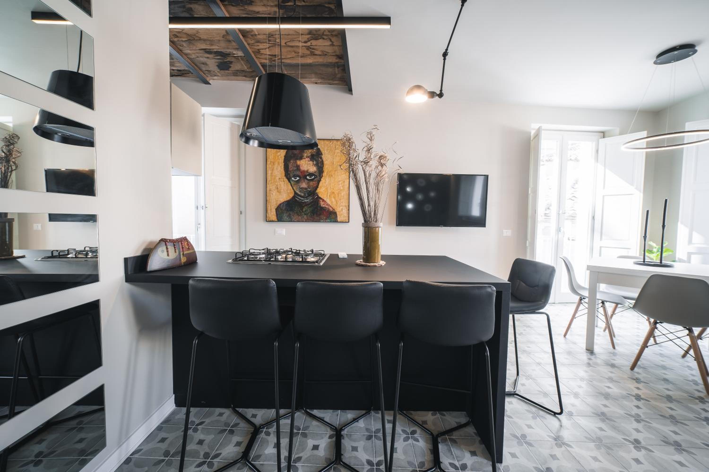 Superior Suite - Photo 10