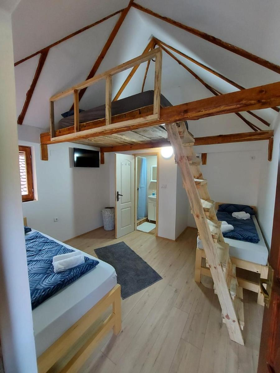 Duplex Quadruple Room photo 3