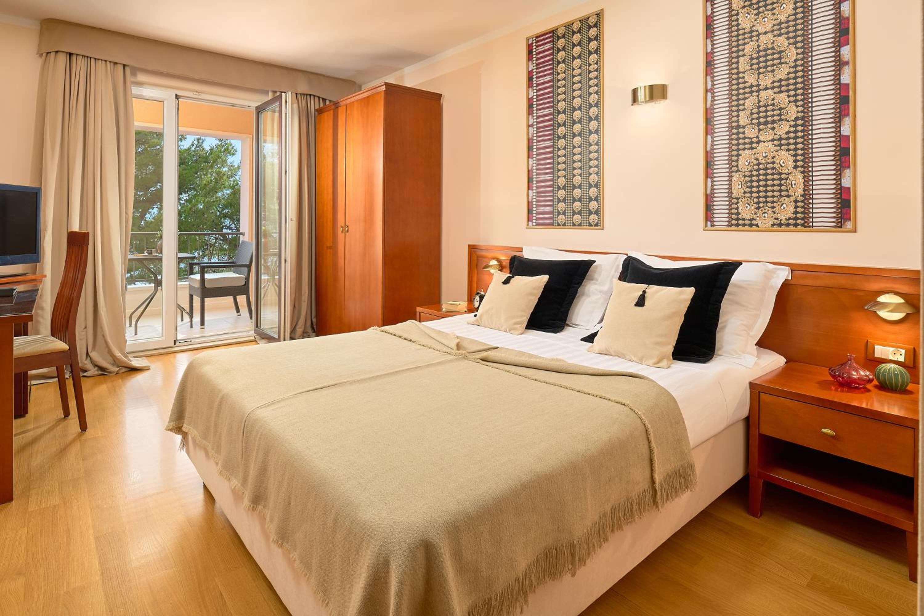 Double Room with Balcony and Sea View