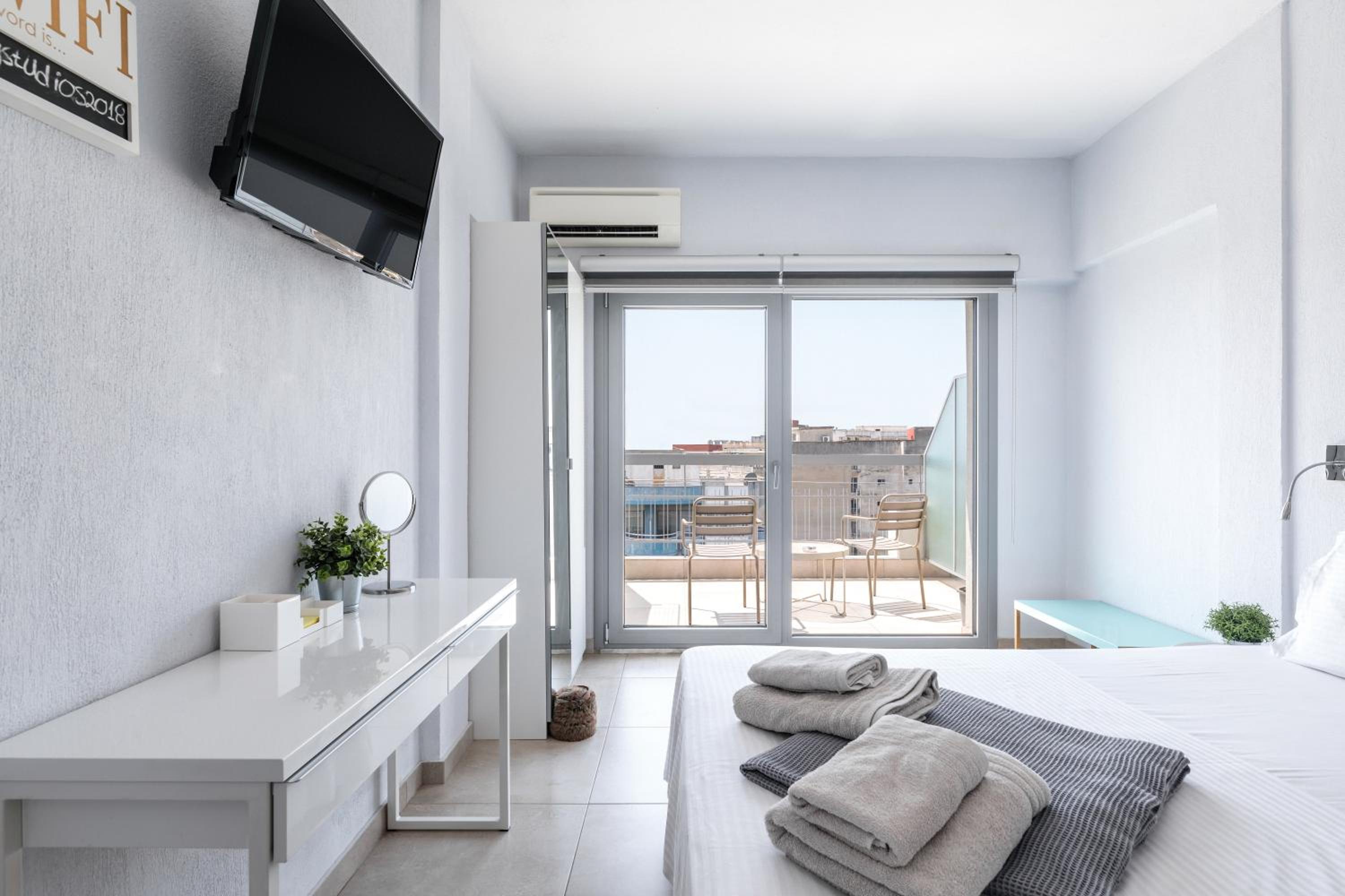 Apartment with Balcony (Sky 4) - Photo 24