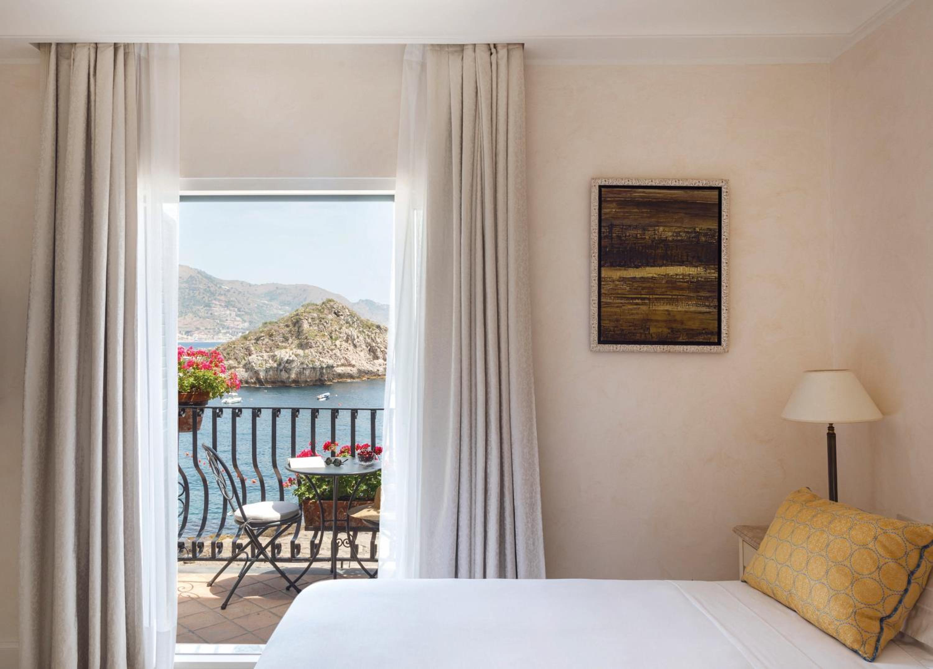 Premium Junior Suite with Sea View and Balcony - Photo 7