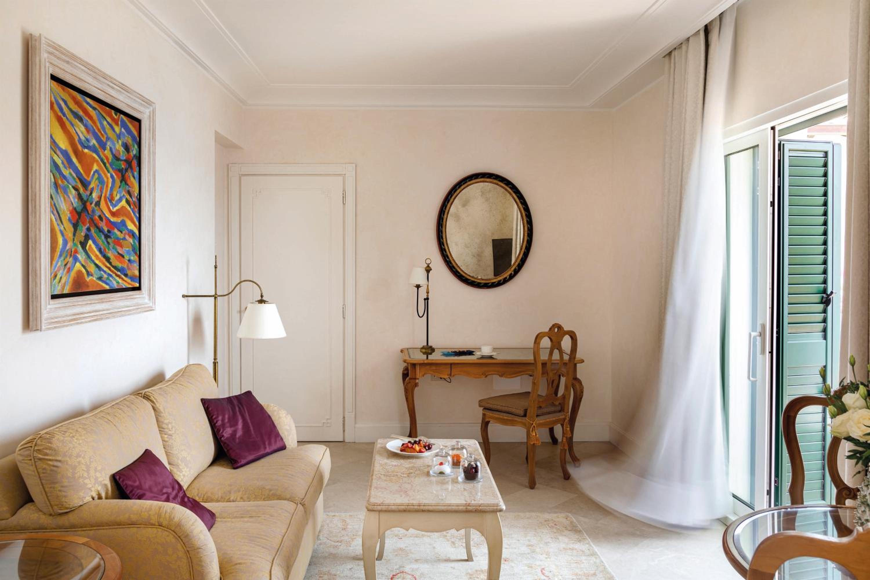 Premium Junior Suite with Sea View and Balcony - Photo 2