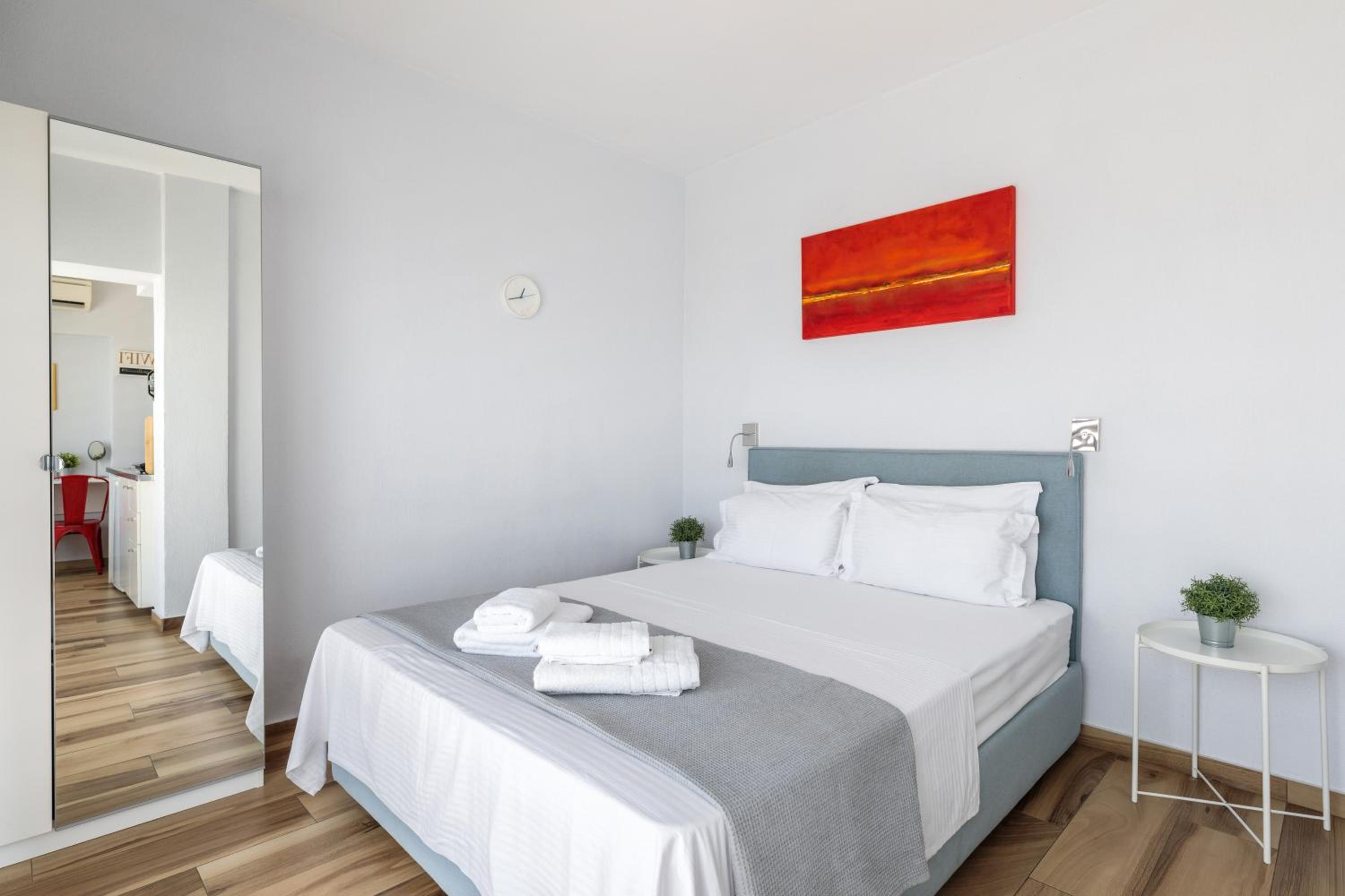 Apartment with Balcony (Sky 6) photo 1