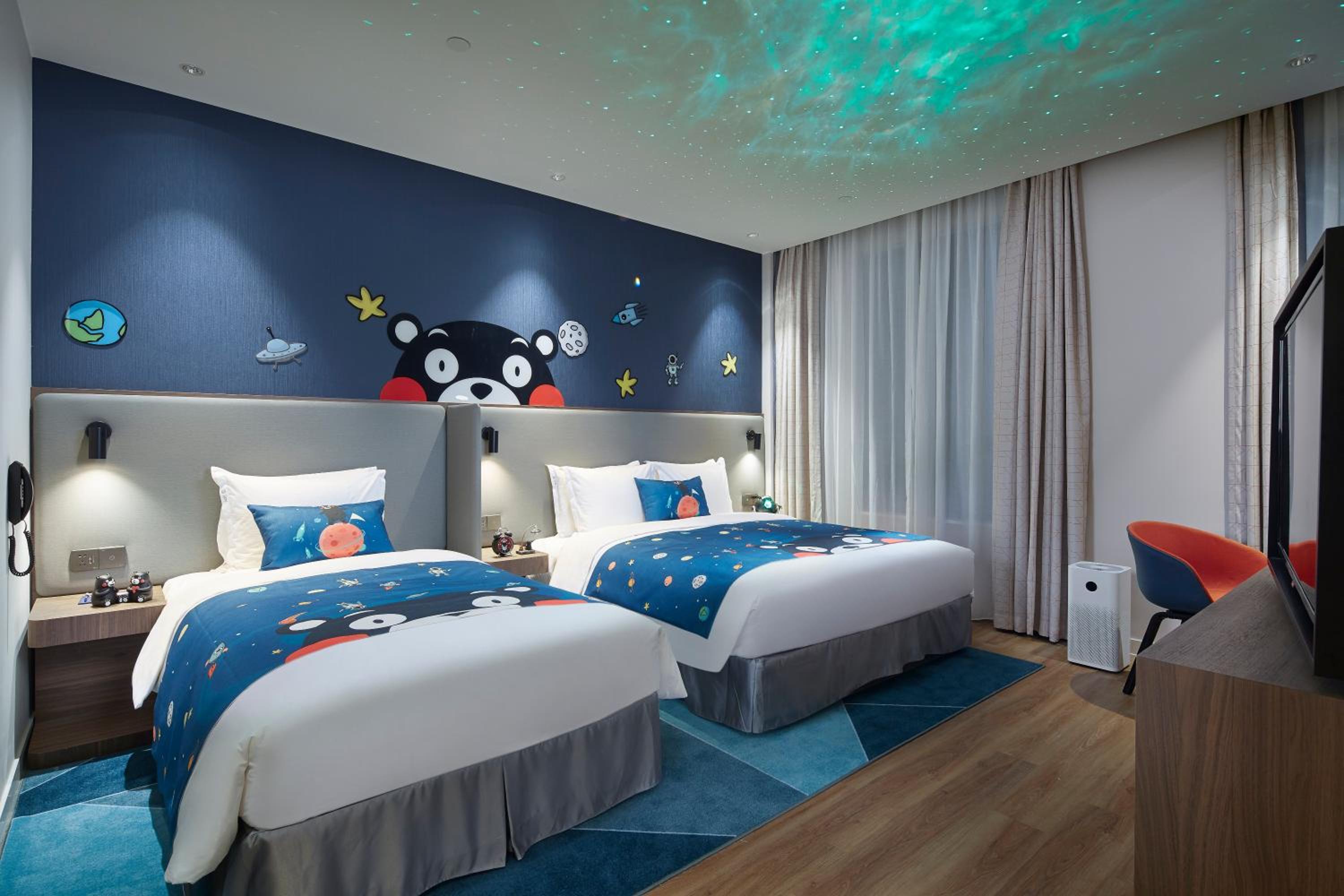 Standard Room with One King and One Single Bed - Kid Theme