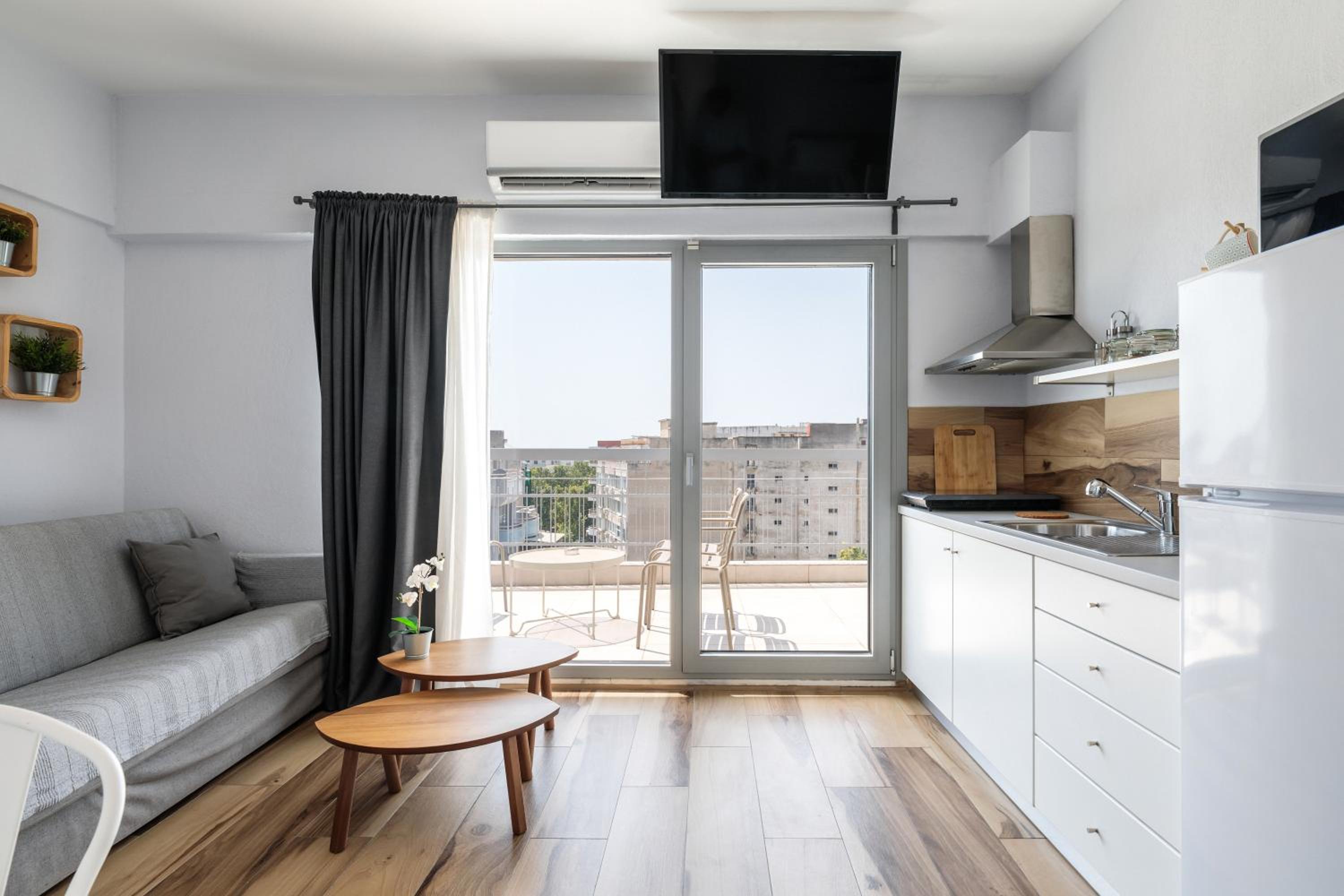 Deluxe Apartment with Balcony(Sky 7) photo 1