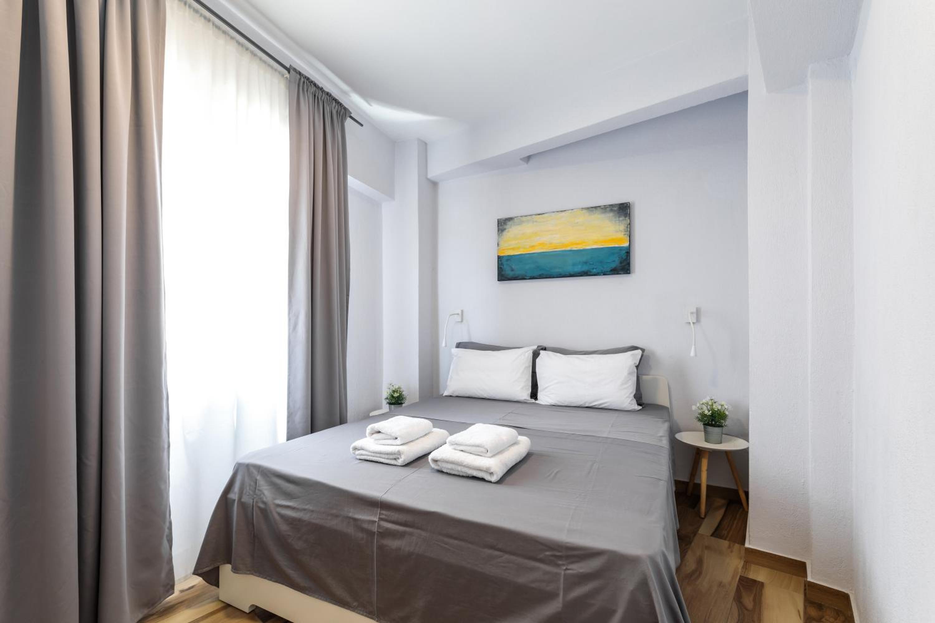 Deluxe Apartment with Balcony (Sky 8) - Photo 22