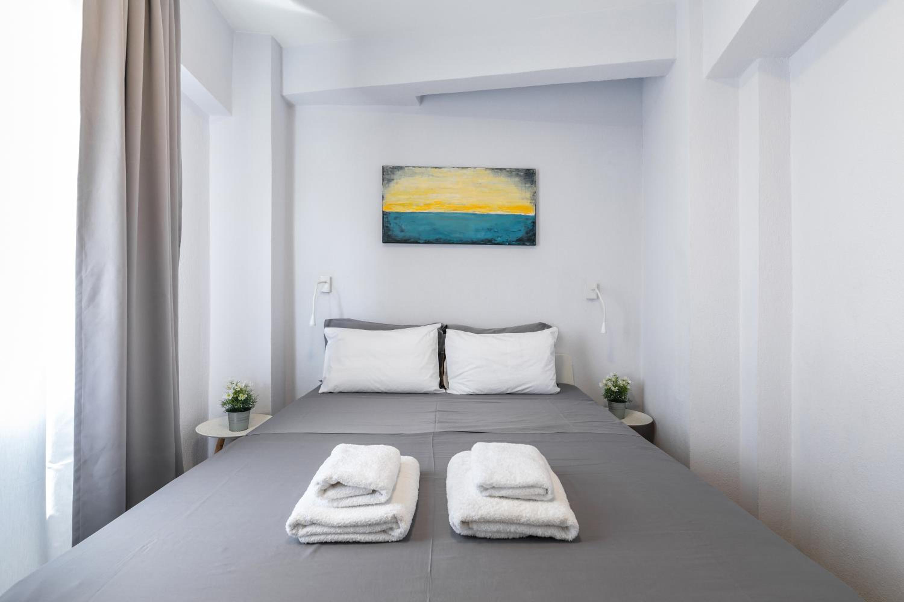 Deluxe Apartment with Balcony (Sky 8) - Photo 14