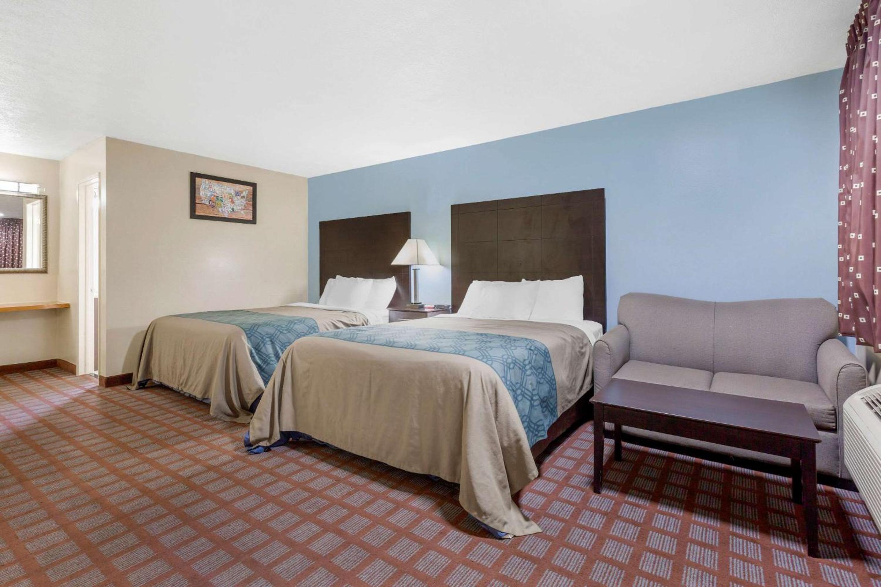 Standard Room 2 Queen Beds - Non Smoking photo 1