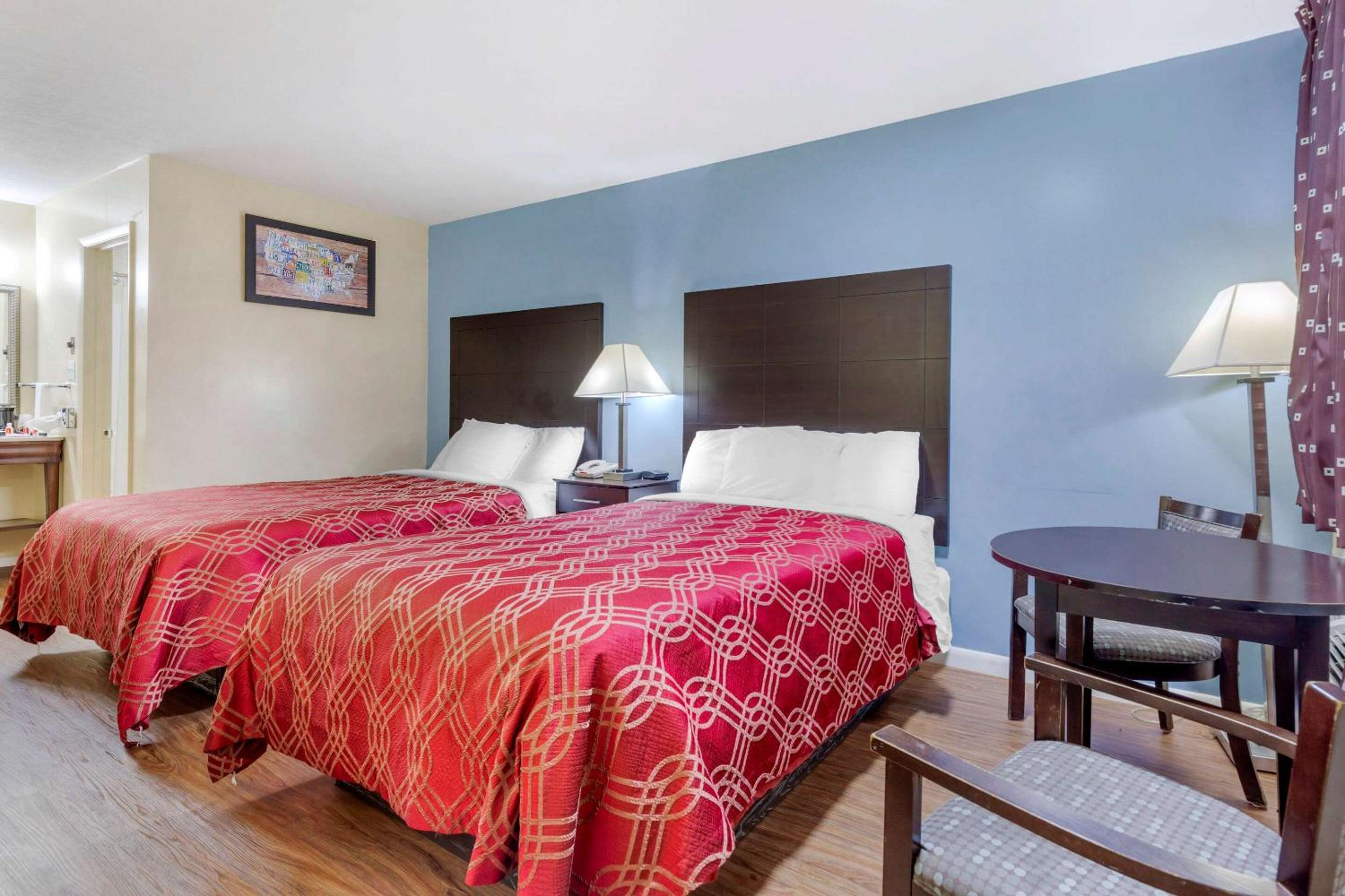 Standard Room with Two Double Beds - Non-Smoking photo 2