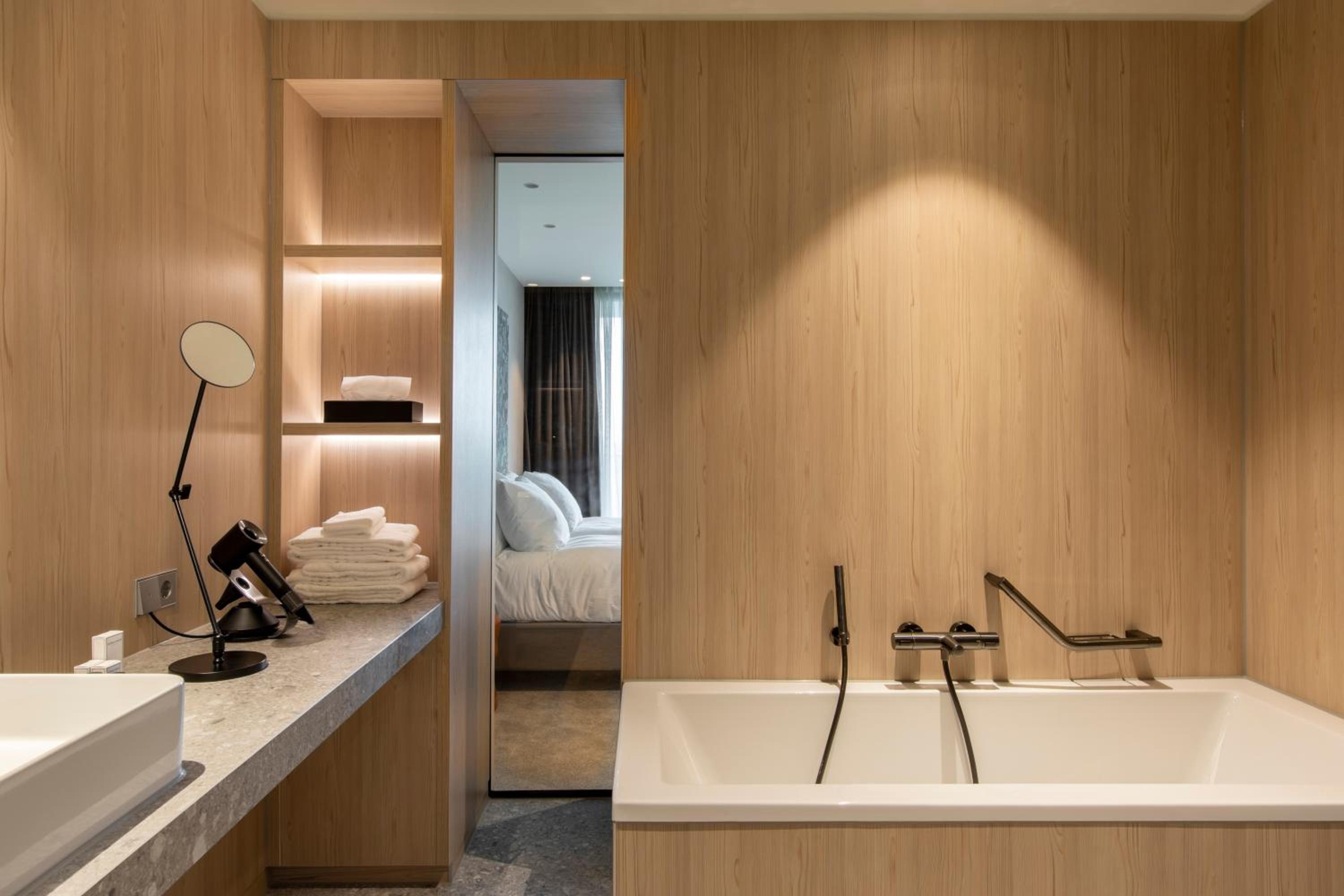 Double Room with Balcony - Photo 5