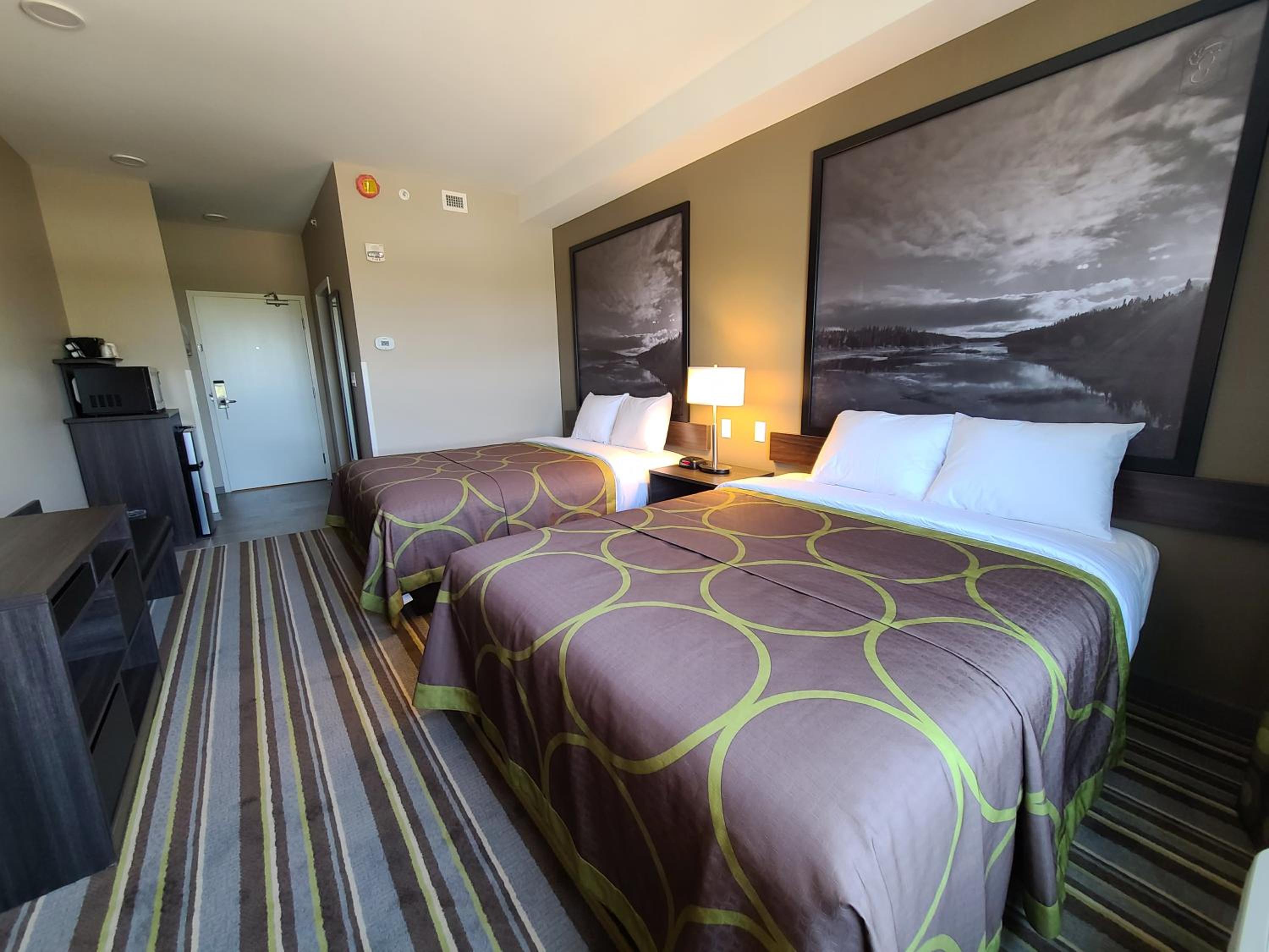 Queen Room with Two Queen Beds - Non-Smoking photo 1