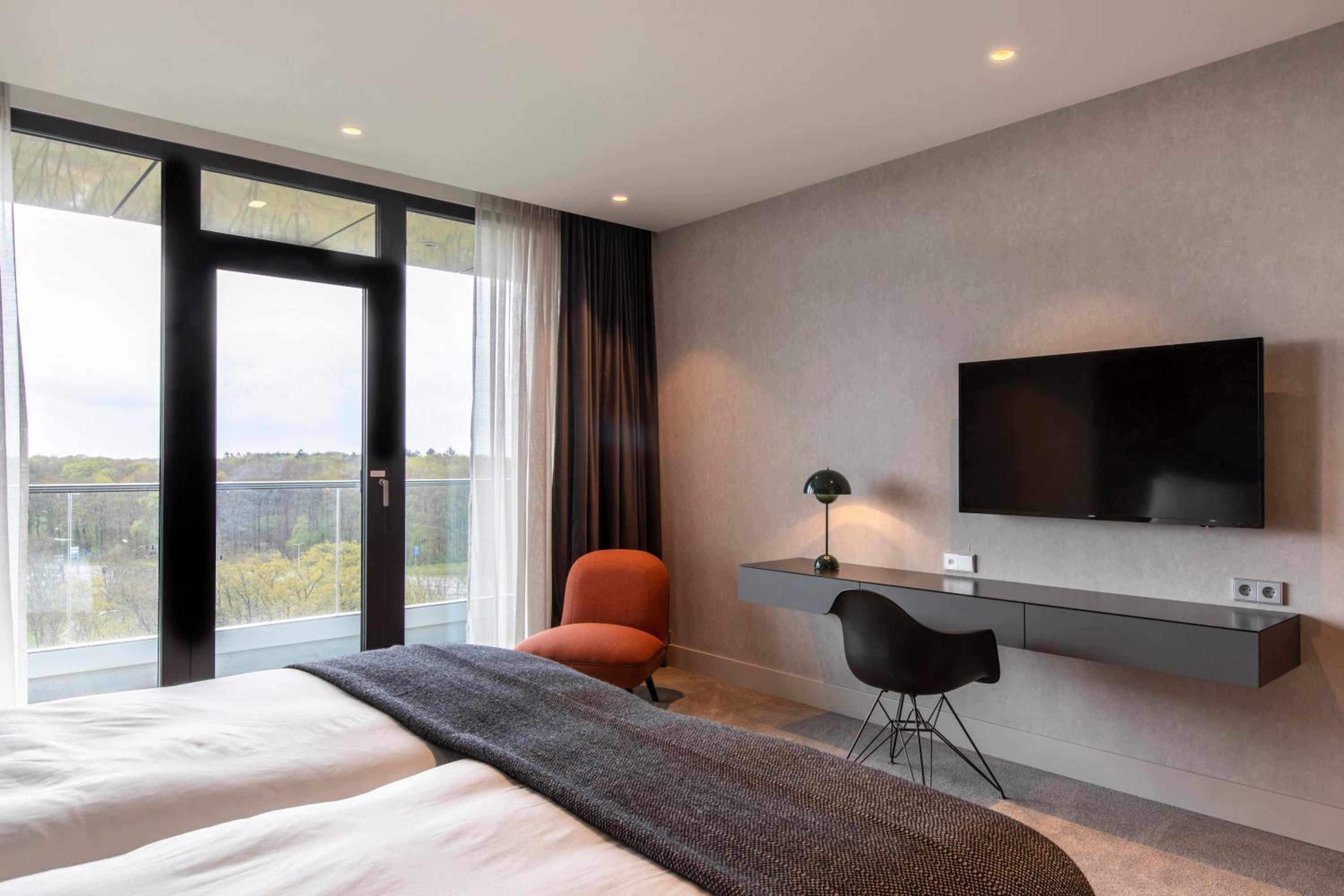 Double Room with Balcony - Photo 3