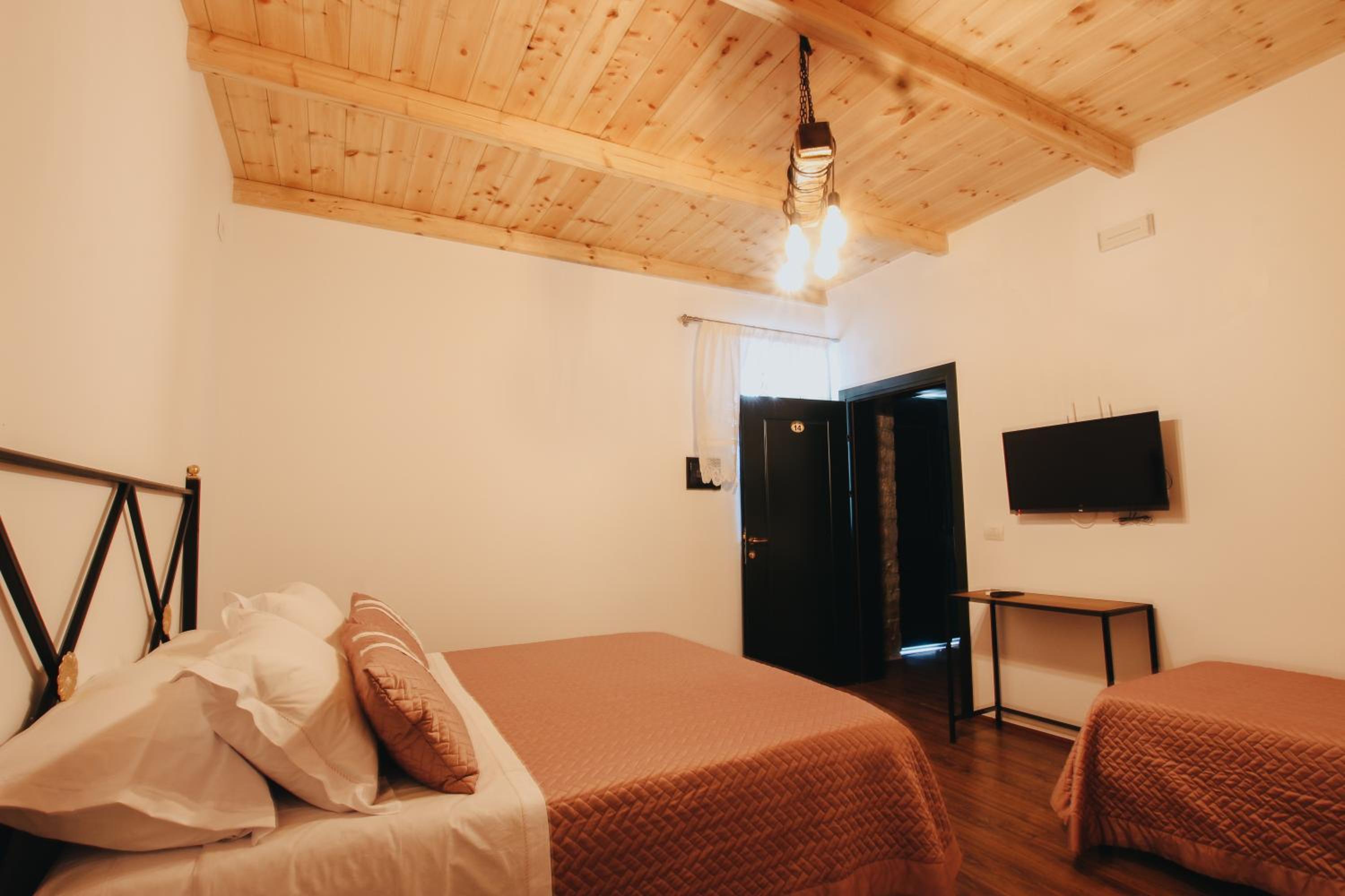 Basic Triple Room