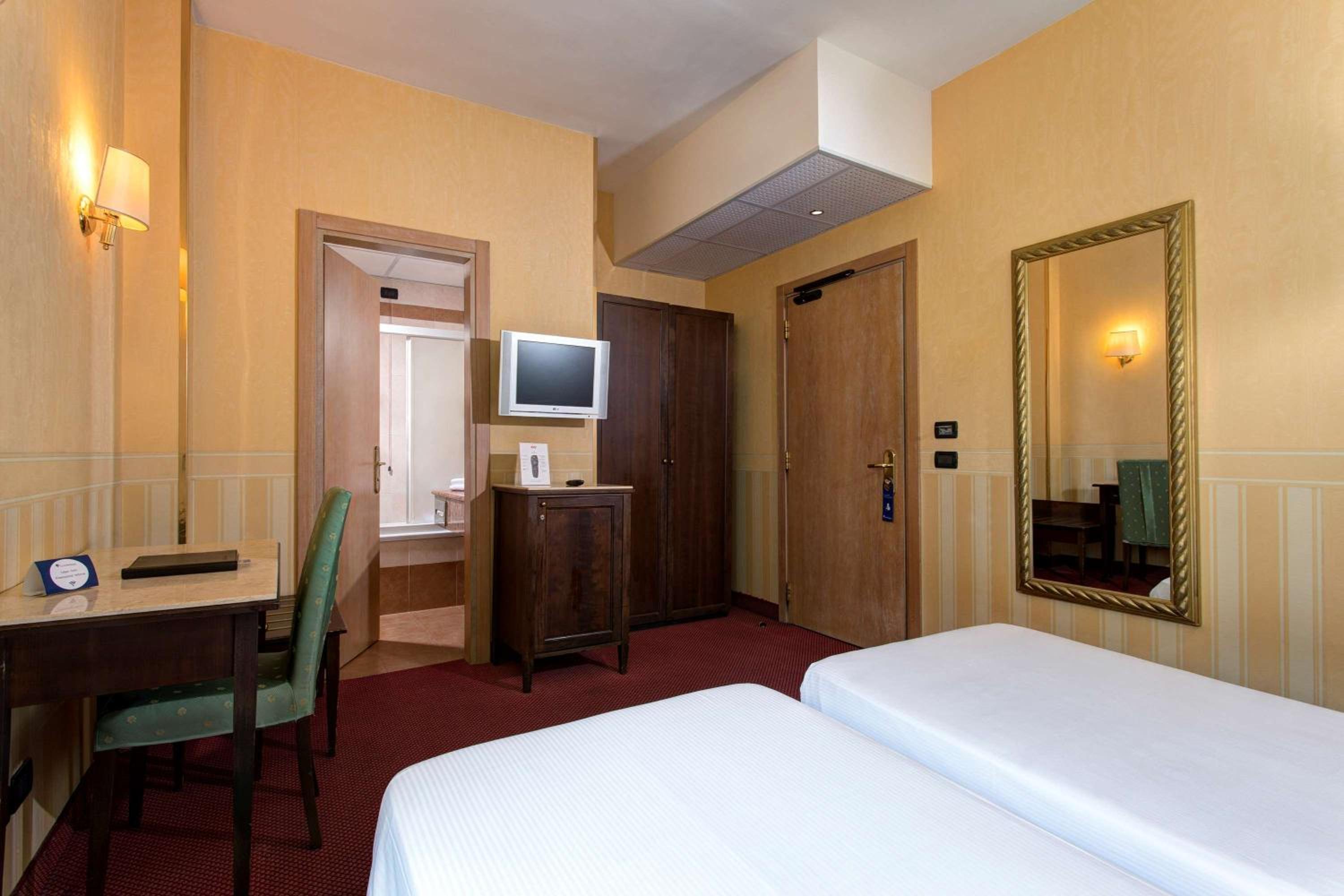 Classic Twin Room - Photo 7