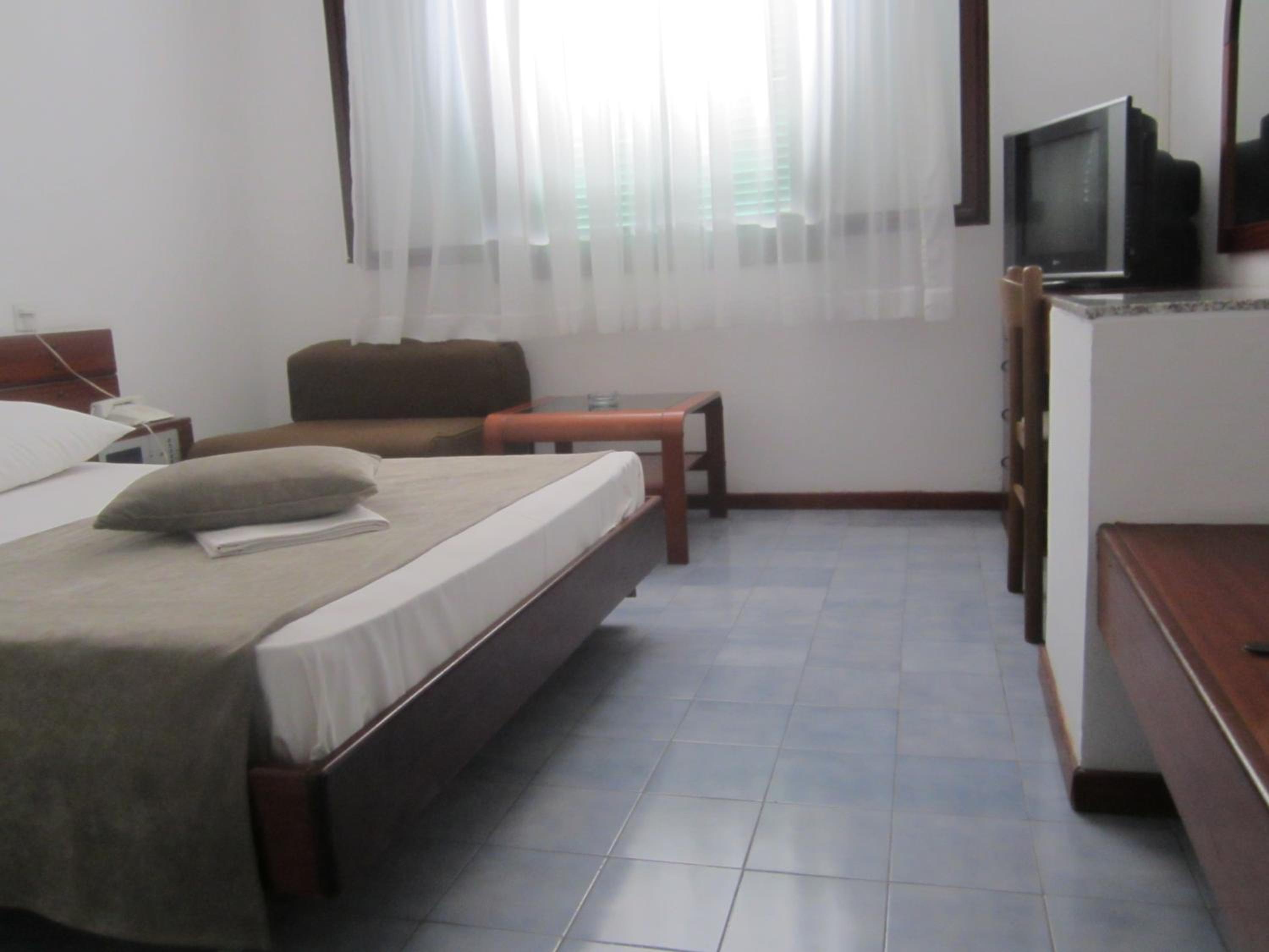 Double Room with Air-Conditioning