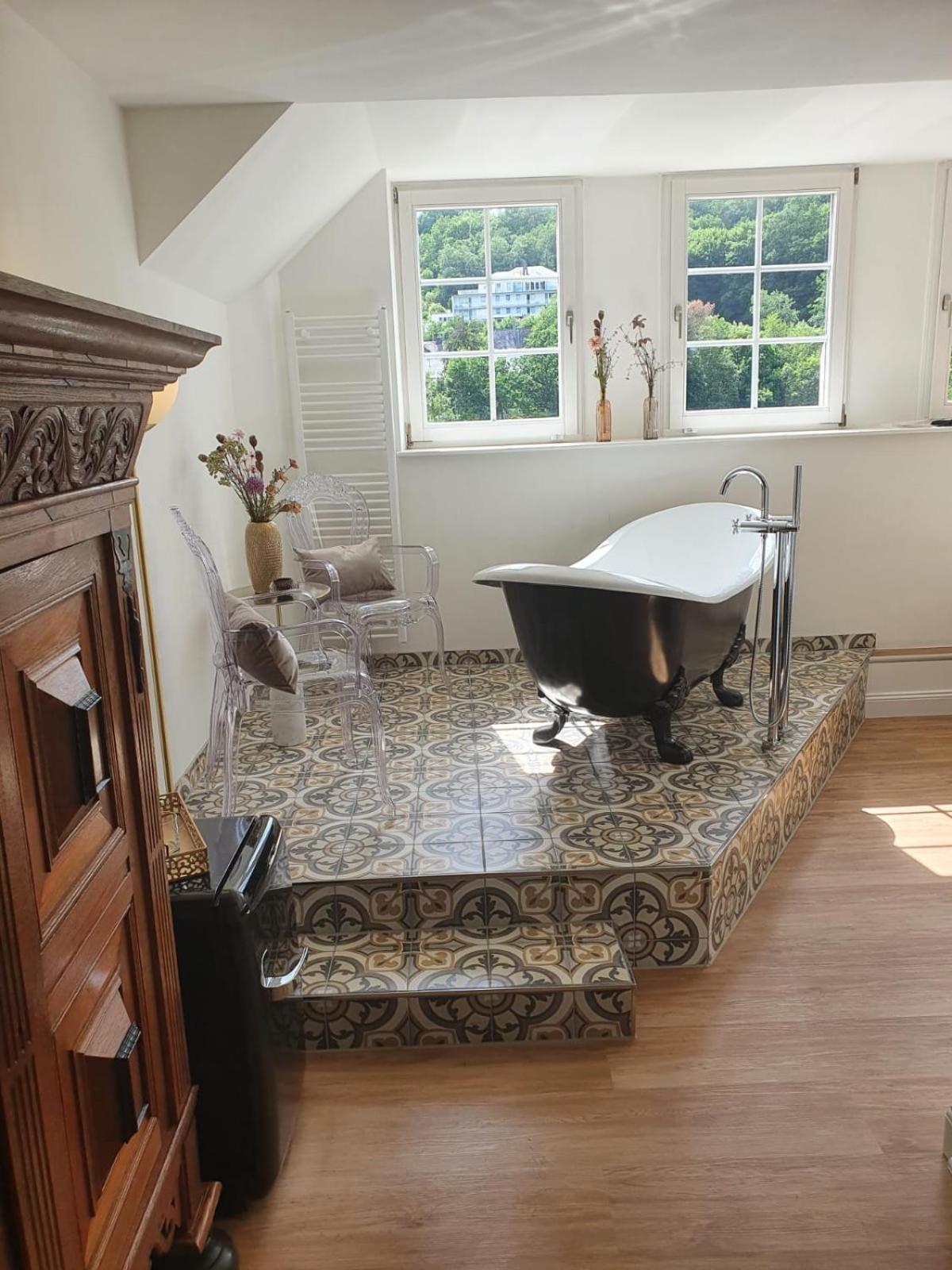Superior Suite - Photo 3