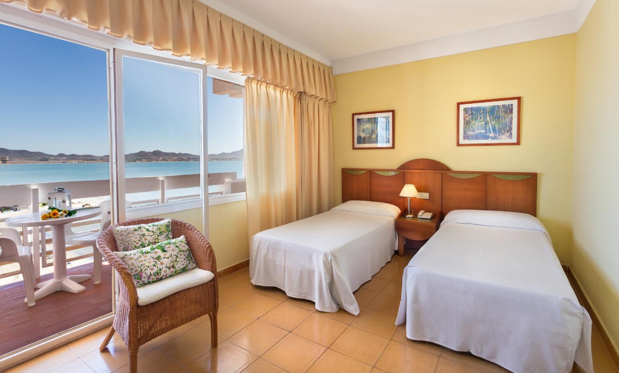 Twin Room with Terrace - Photo 5