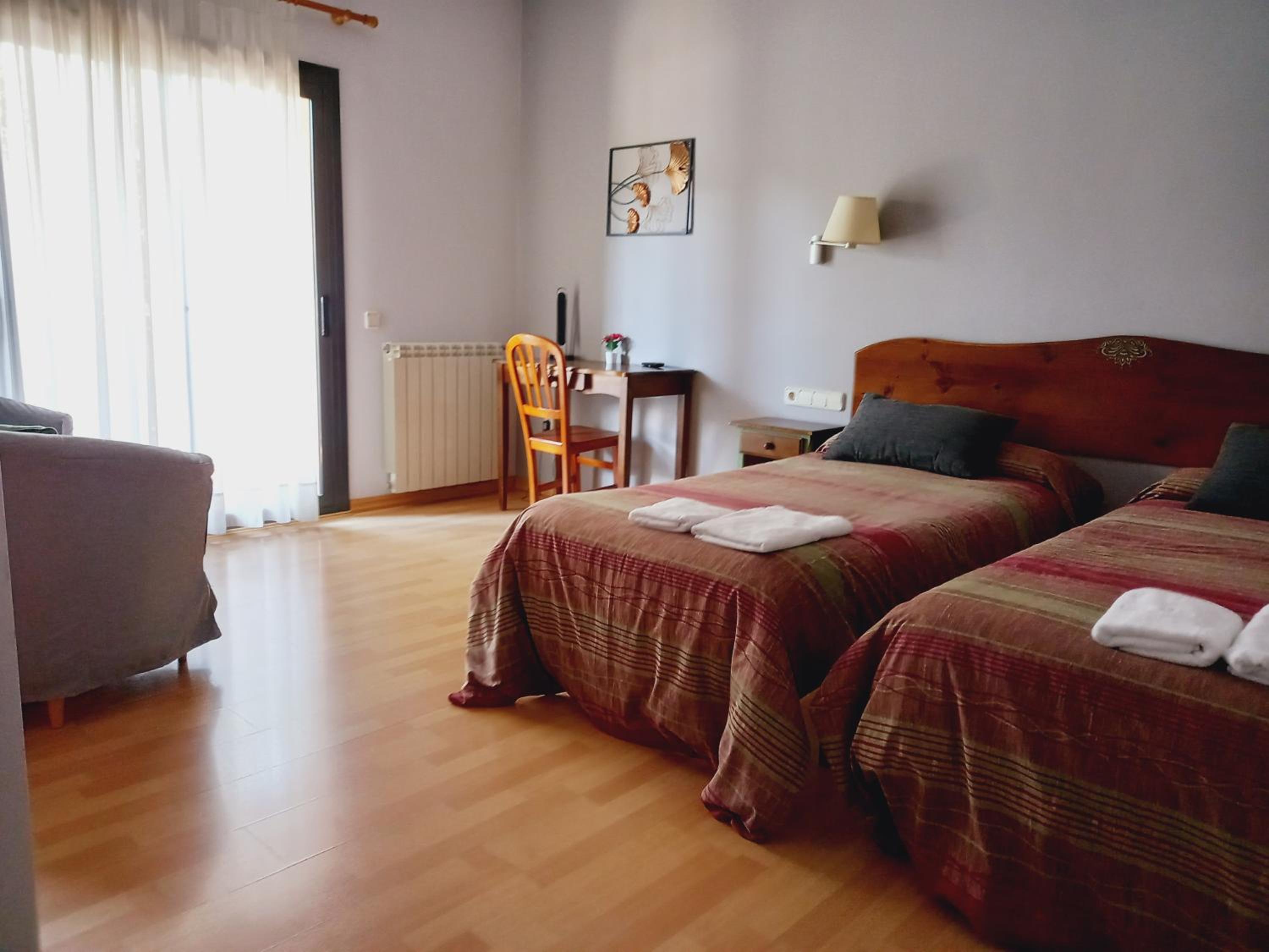 Twin Room - Photo 2