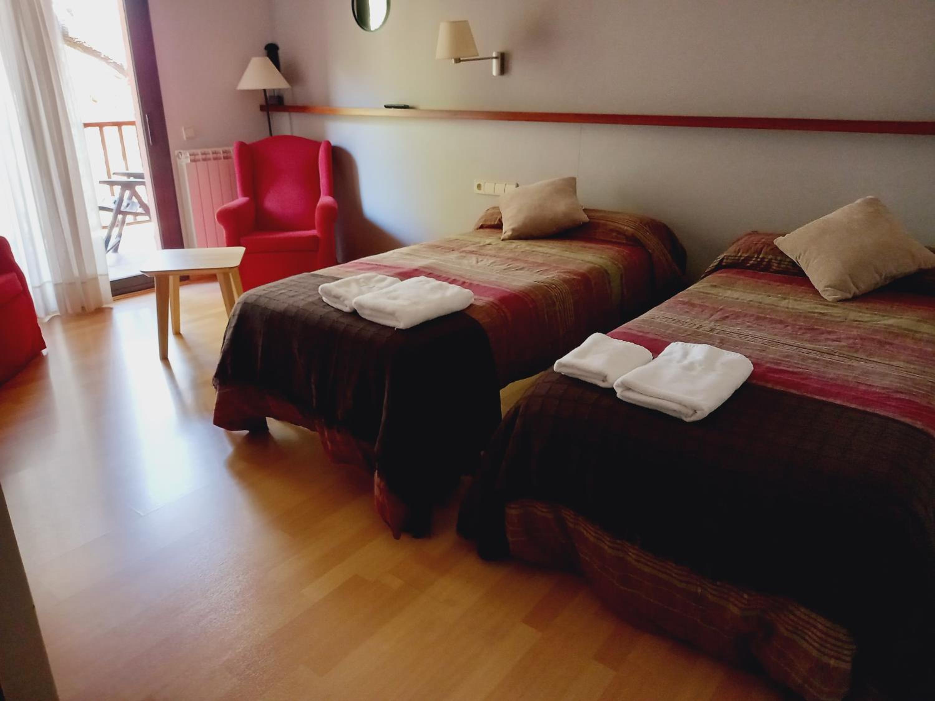 Twin Room - Photo 5