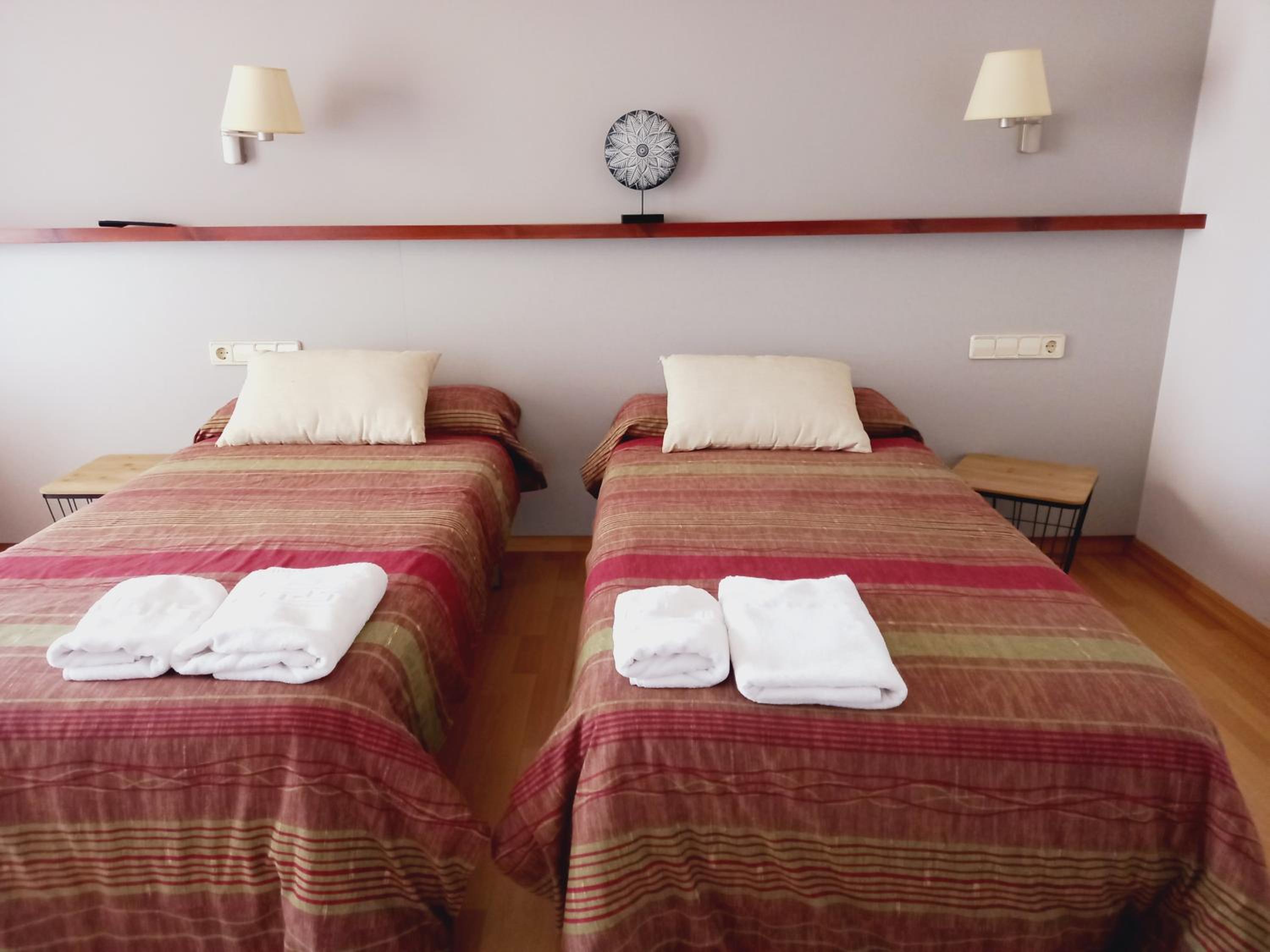 Twin Room - Photo 7