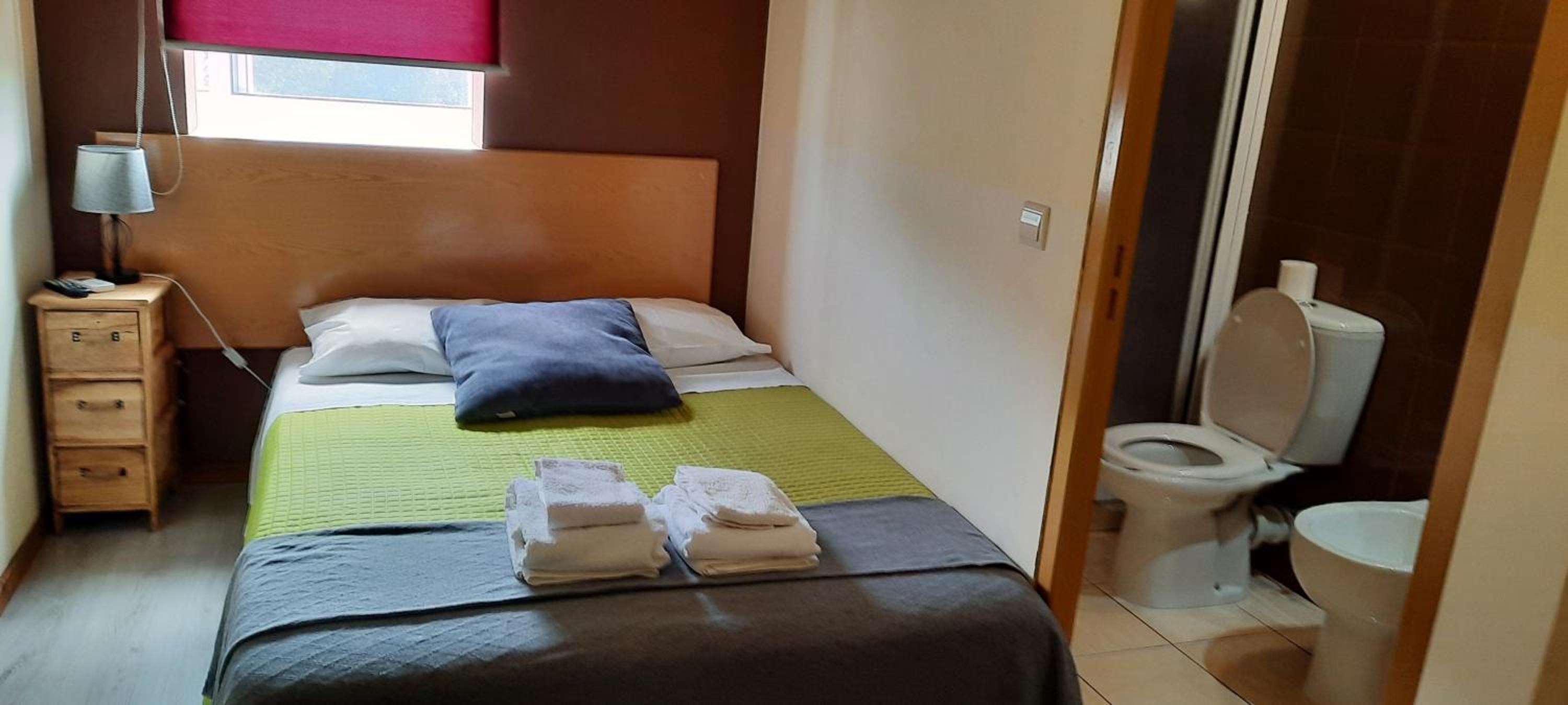 Double Room with Private Bathroom photo 2