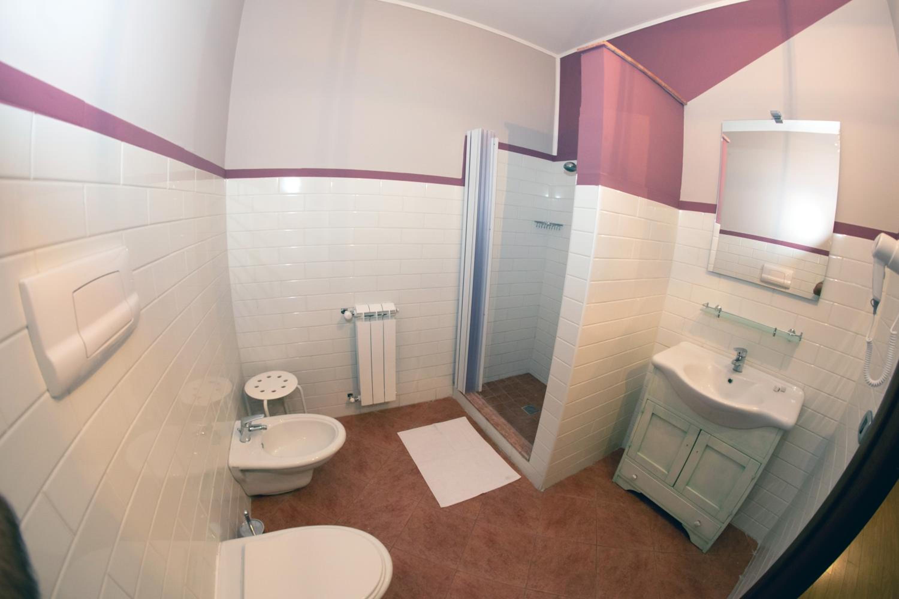 Triple Room - Photo 13