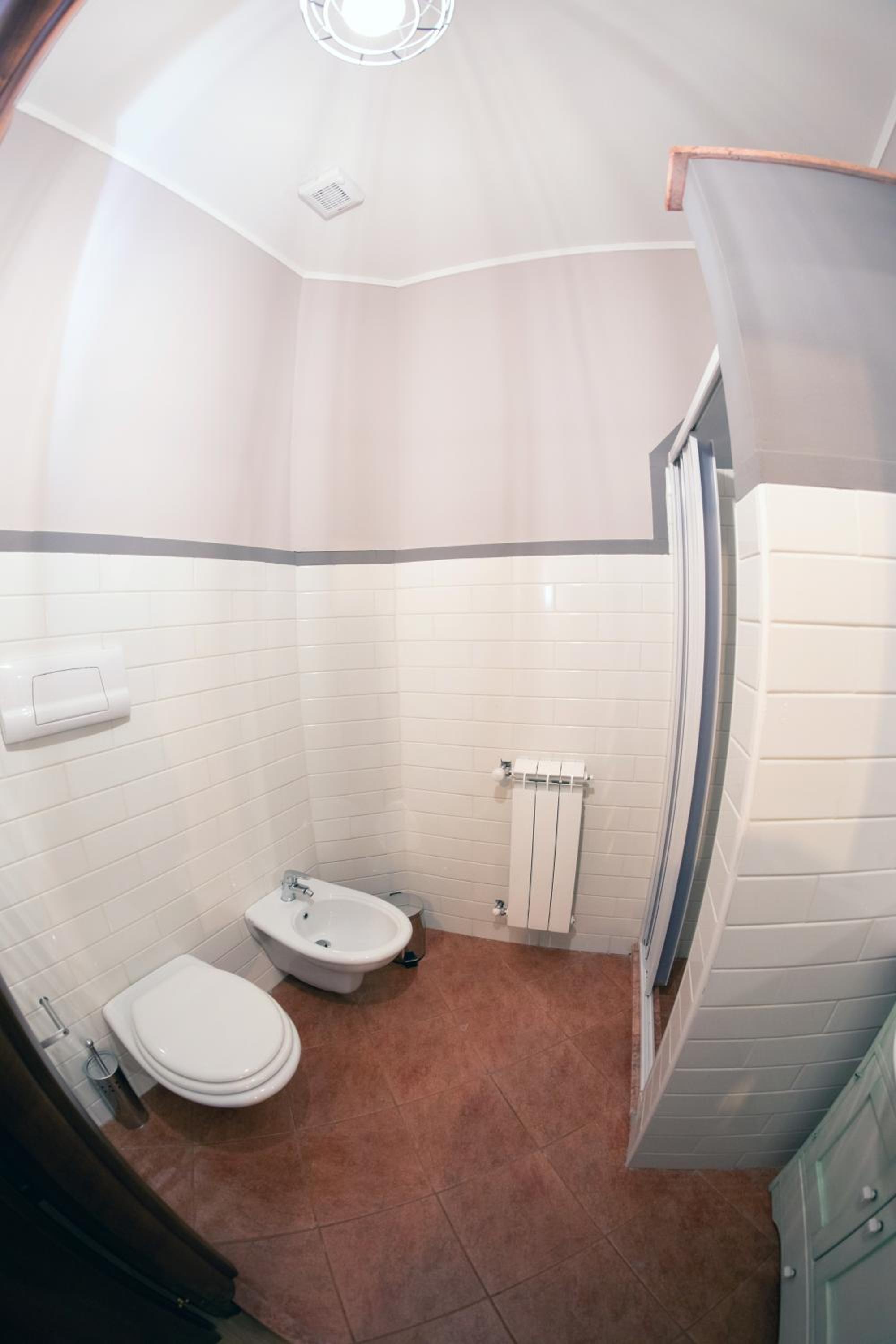 Double Room - Photo 11
