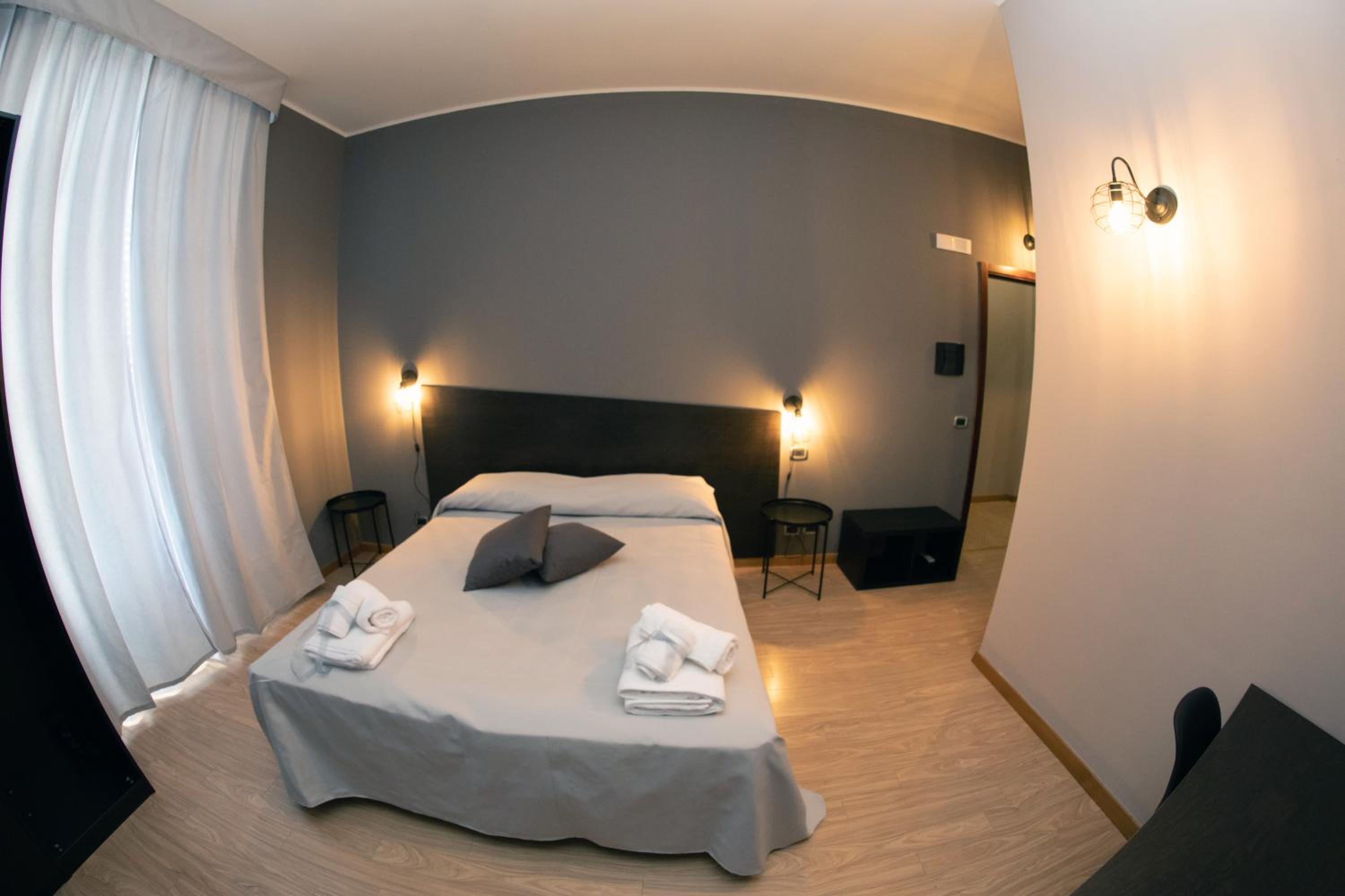 Double Room - Photo 13